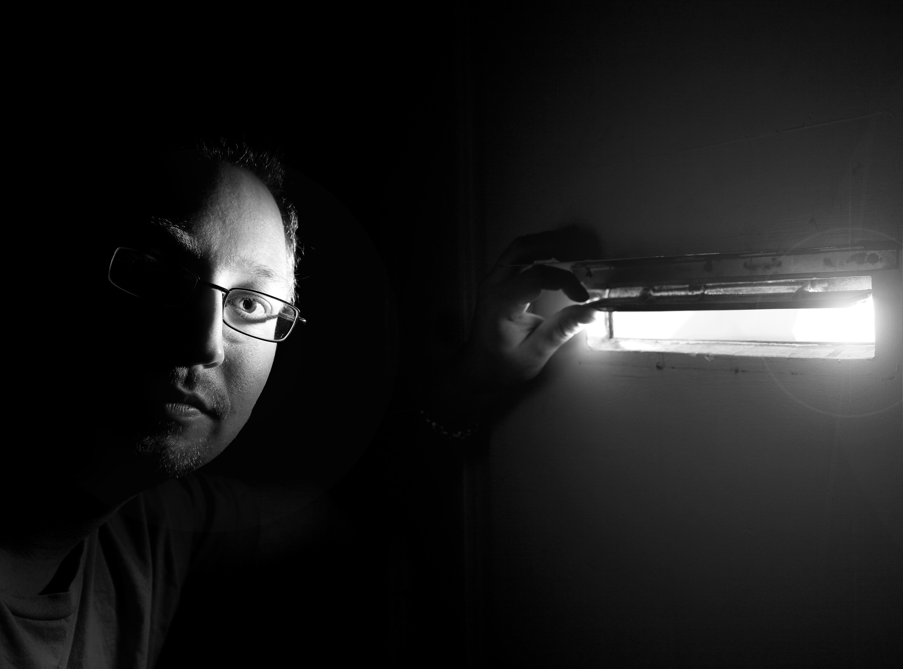 PAPIRLØST FAKULTET - Trods talrige henvendelser til administrationen har Joakim Korshøj ikke fået papir på sin titel efter fem måneders venten.