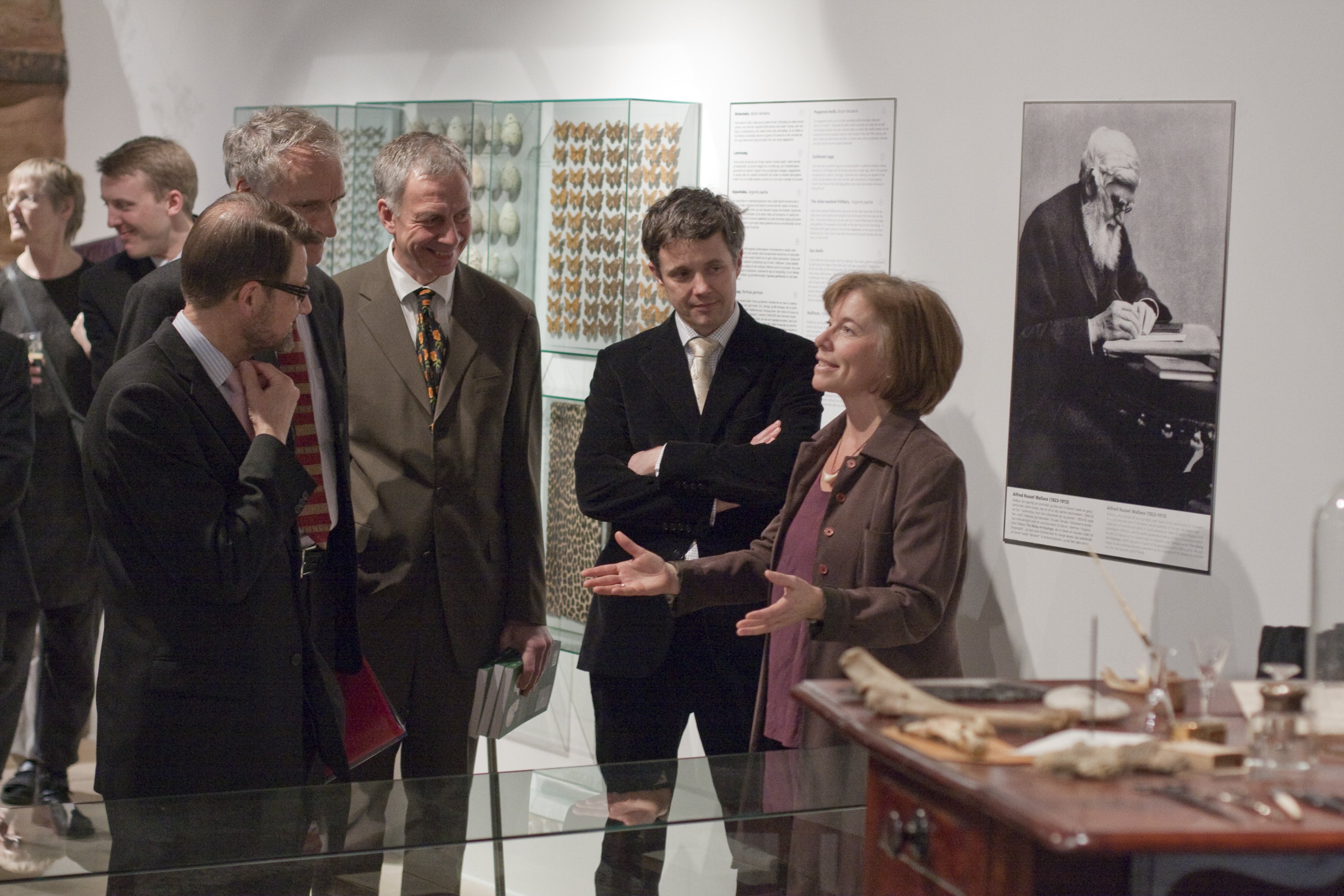ROYAL RUNDVISNING - Hanne Strager er cand.scient i biologi og formidlingschef på Statens Naturhistoriske Museum. Efter åbningen af Evolution viste hun særligt udvalgte gæster rundt på udstillingen.