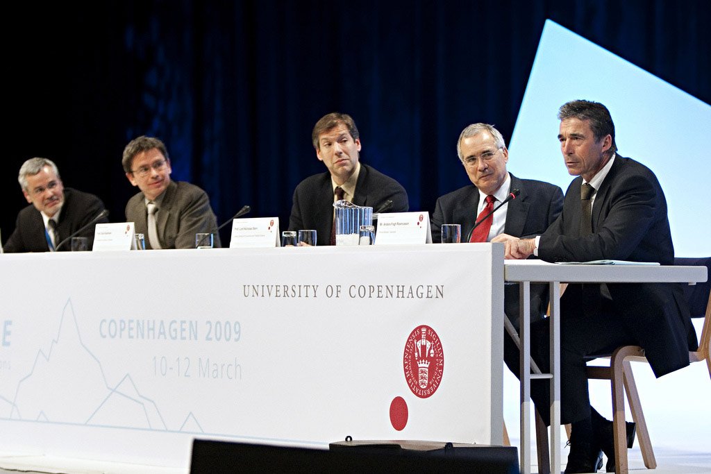 KLIMA-CLINCH - Statsminister Anders Fogh Rasmussen spurgte klimaforskerne direkte hvad han skulle forsøge at opnå på december måneds klimatopmøde.