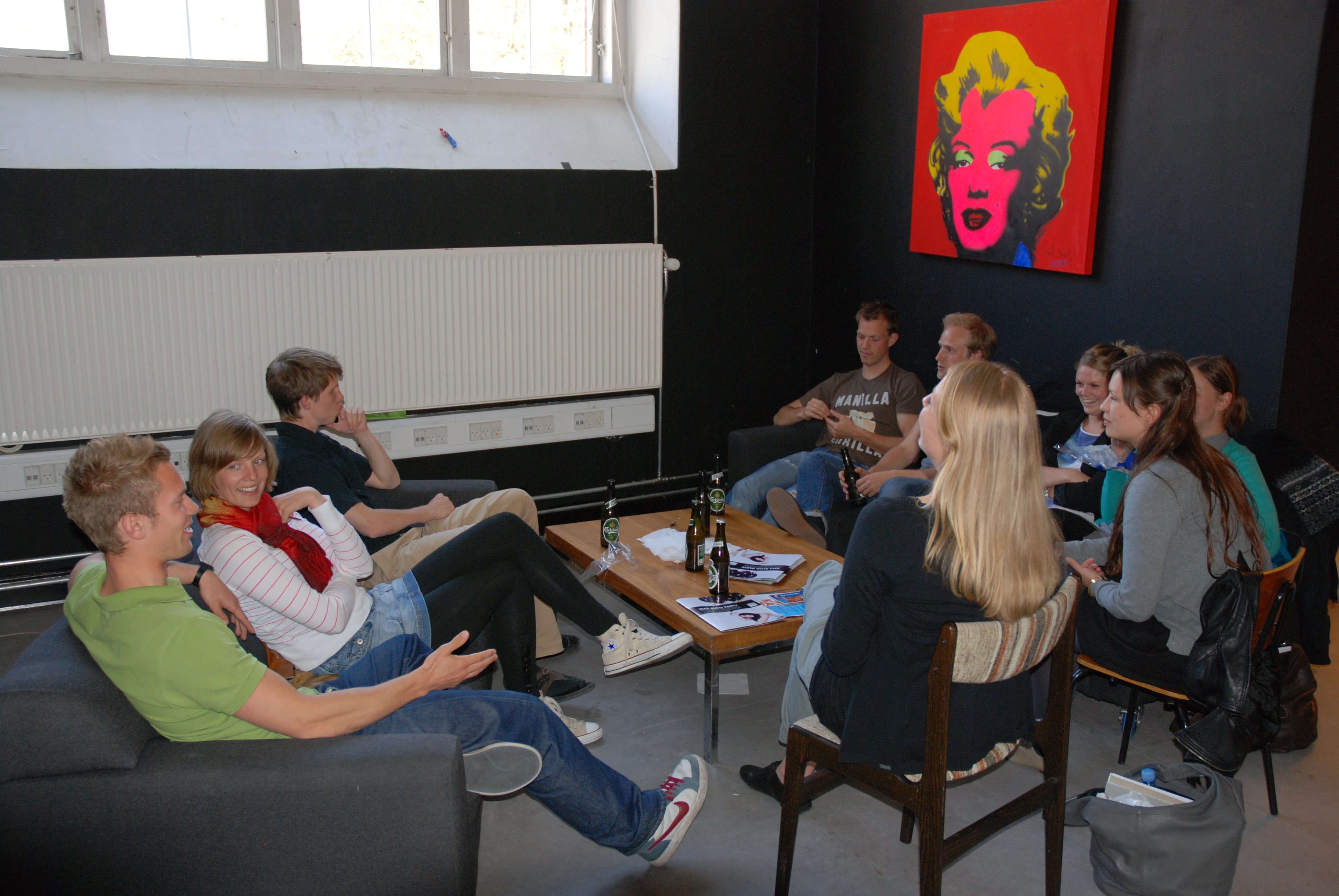 CAFÉ KOMMUNEN - Ifølge mange studerende et samlingspunkt på et opsplittet fakultet.