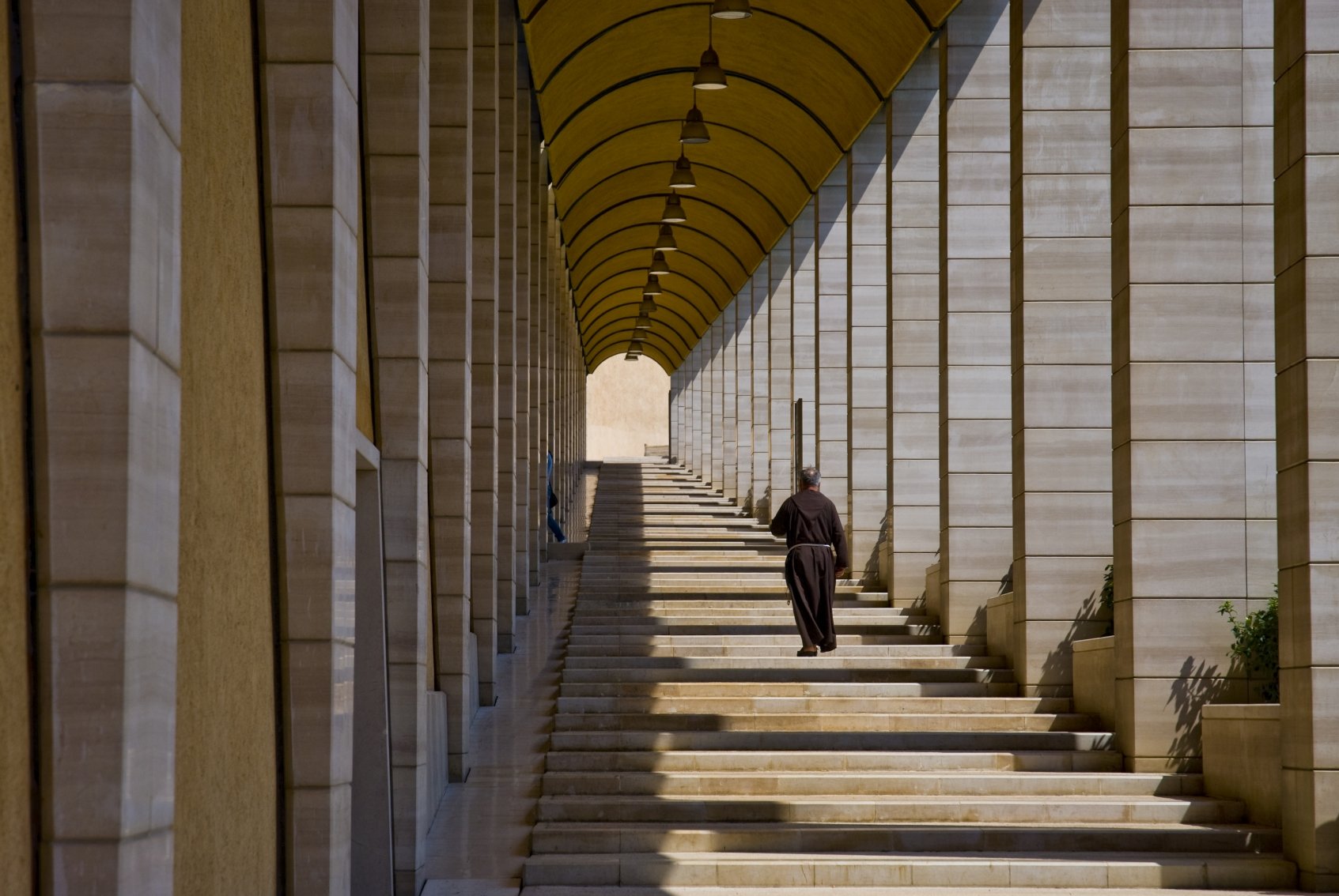 IKKE ALENE - Det Teologiske Fakultet har travlt med at forbedre studiemiljøet i 2009. Om munken på dette billede hentede sin teologiske ballast på Københavns Universitet vides ikke.
