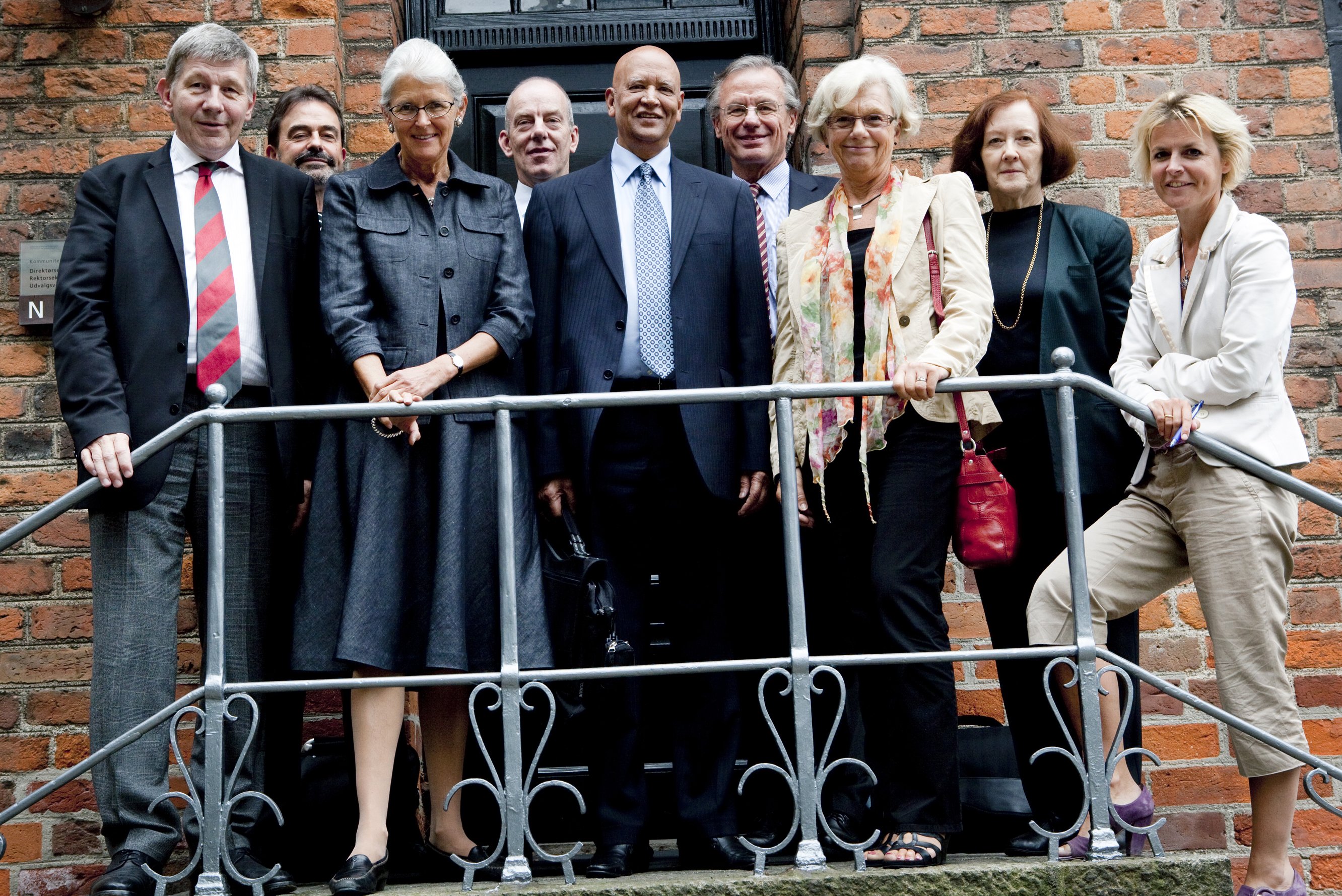 EVALUERINGSBESØG - Det internationale panel til evaluering af Universitetsloven besøgte d. 19. august Københavns Universitet. Her flankeret af Lykke Friis yderst til højre og Ralf Hemmingsen, Jørgen Honoré og Bodil Nyboe Andersen yderst til venstre.