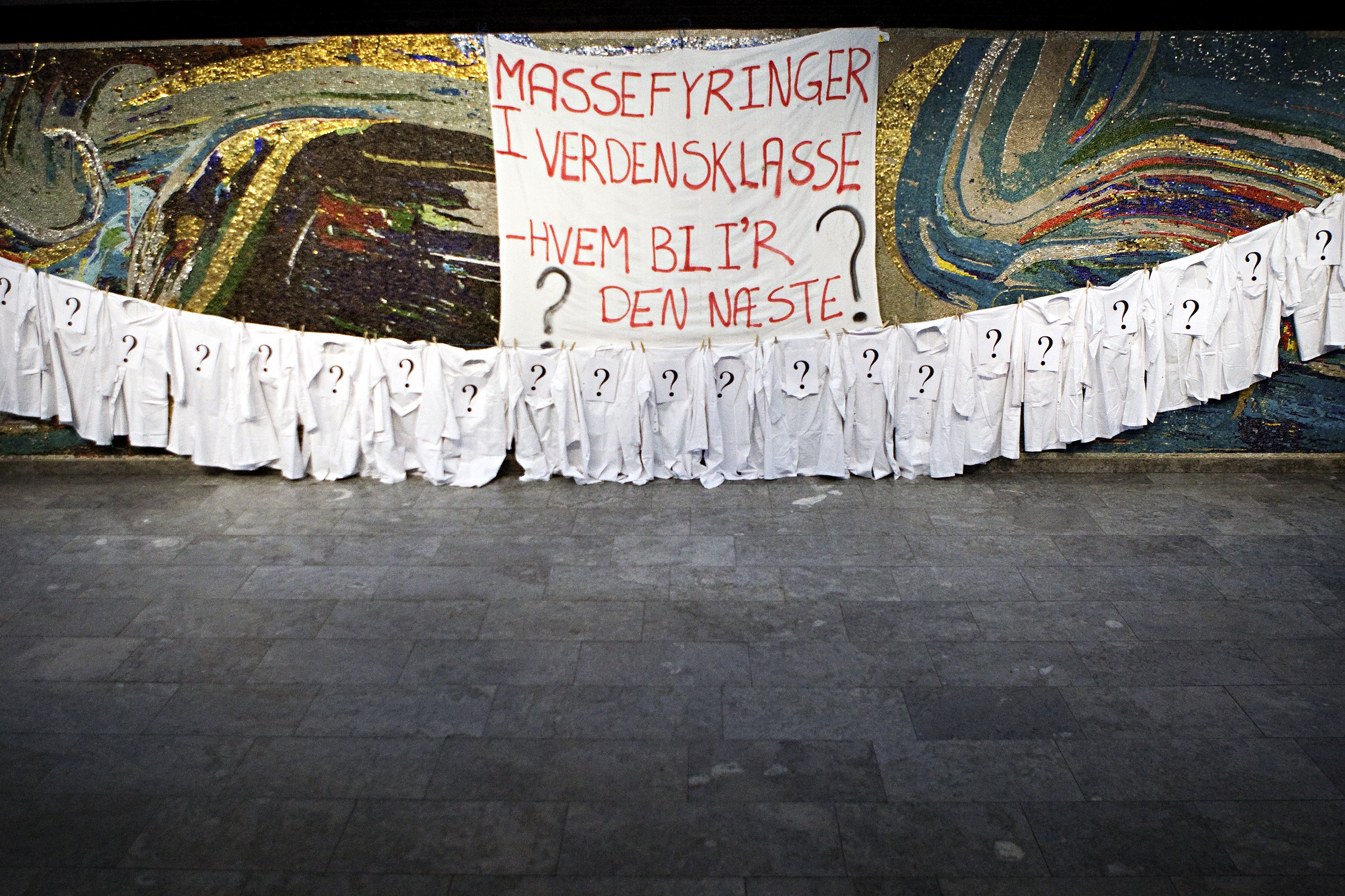 Staff and students protested at the Department of Biology in January 2009 in connection with cutbacks.