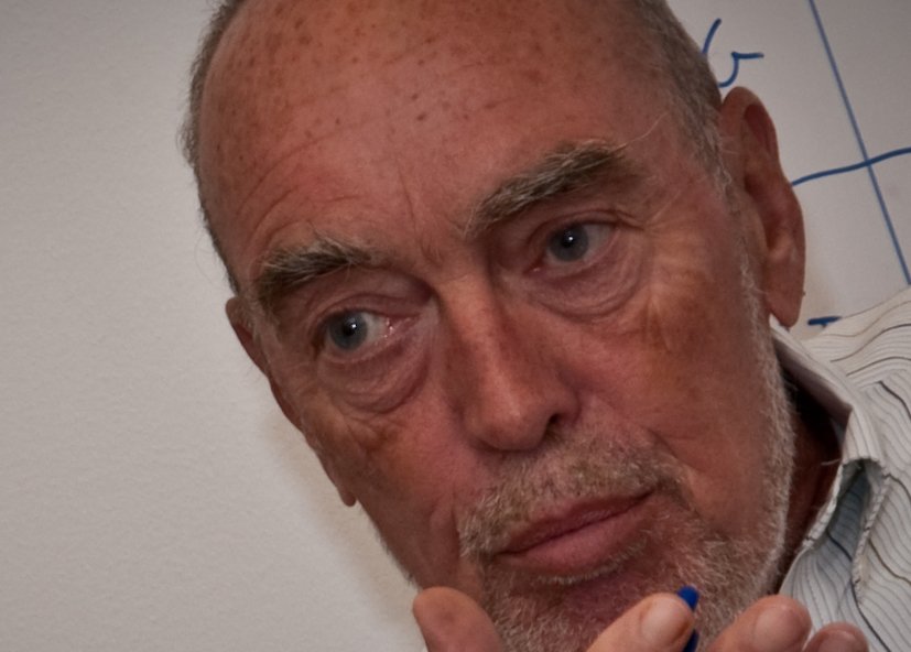 BEGLOET - Venstrefløjskoryfæet Preben Wilhjelm er en af de politikere, som PET havde et skarpt øje til under den Kolde Krig. Wilhjelms parti VS kræver nu fem millioner kroner i erstatning af PET for uberettiget overvågning.