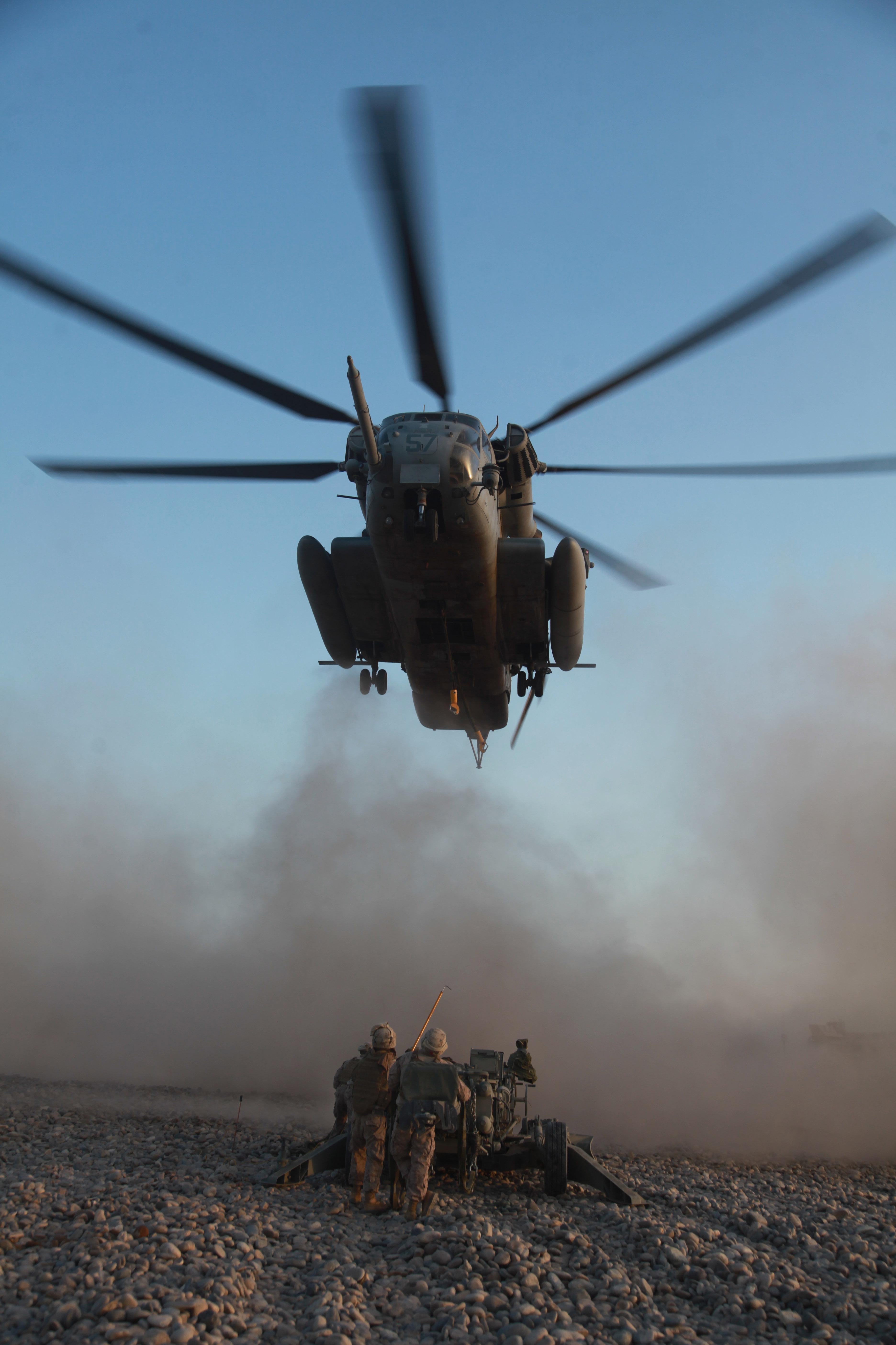 STÅLSATHED - Beslutninger skal følges til dørs, formaner Mikkel Vedby Rasmussen den amerikanske præsident. Det gælder ikke mindst i krigen i Afghanistan.