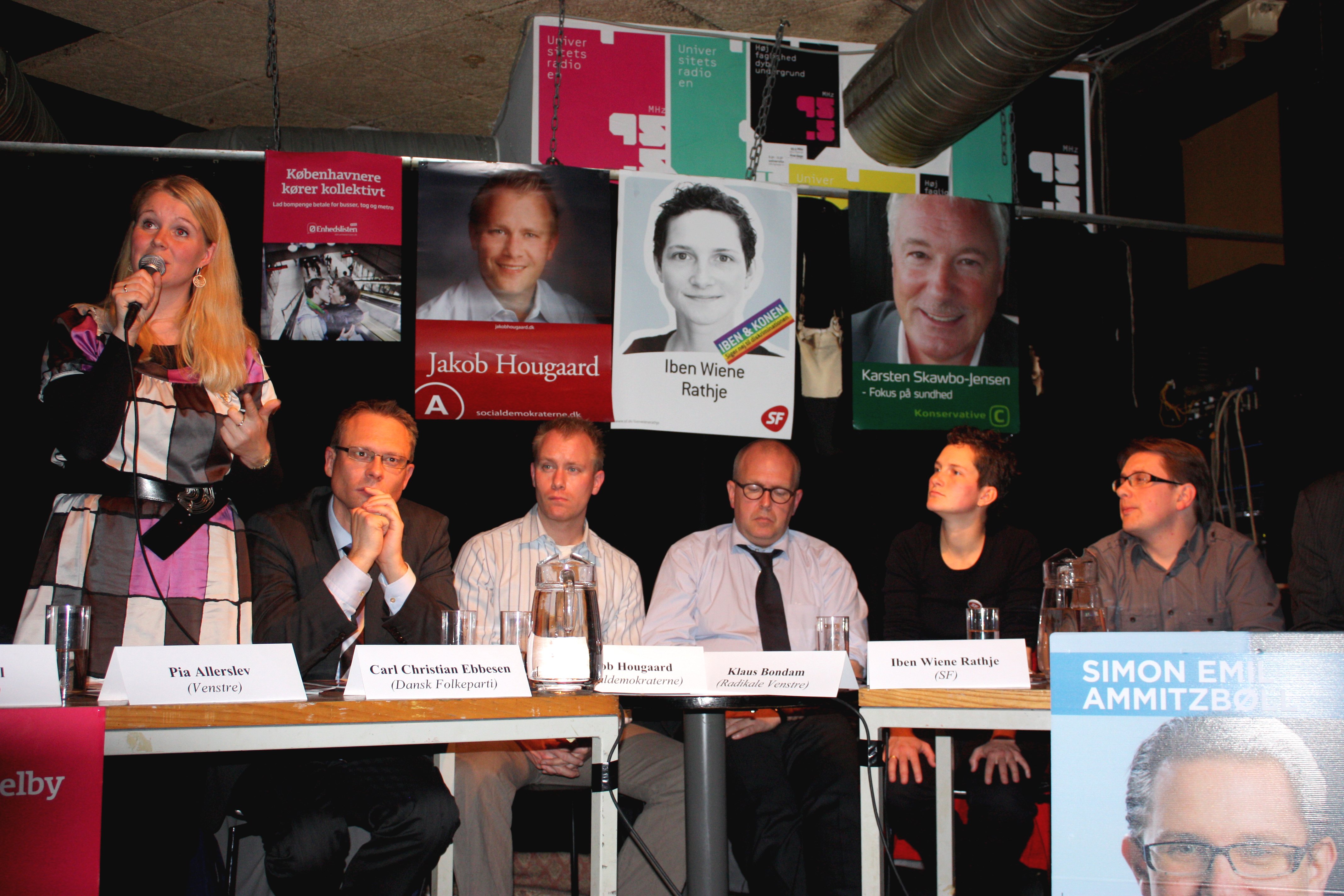 Hate crimes, grand mosques and a gay house of culture were on the agenda at the BLUS pre-election meeting.