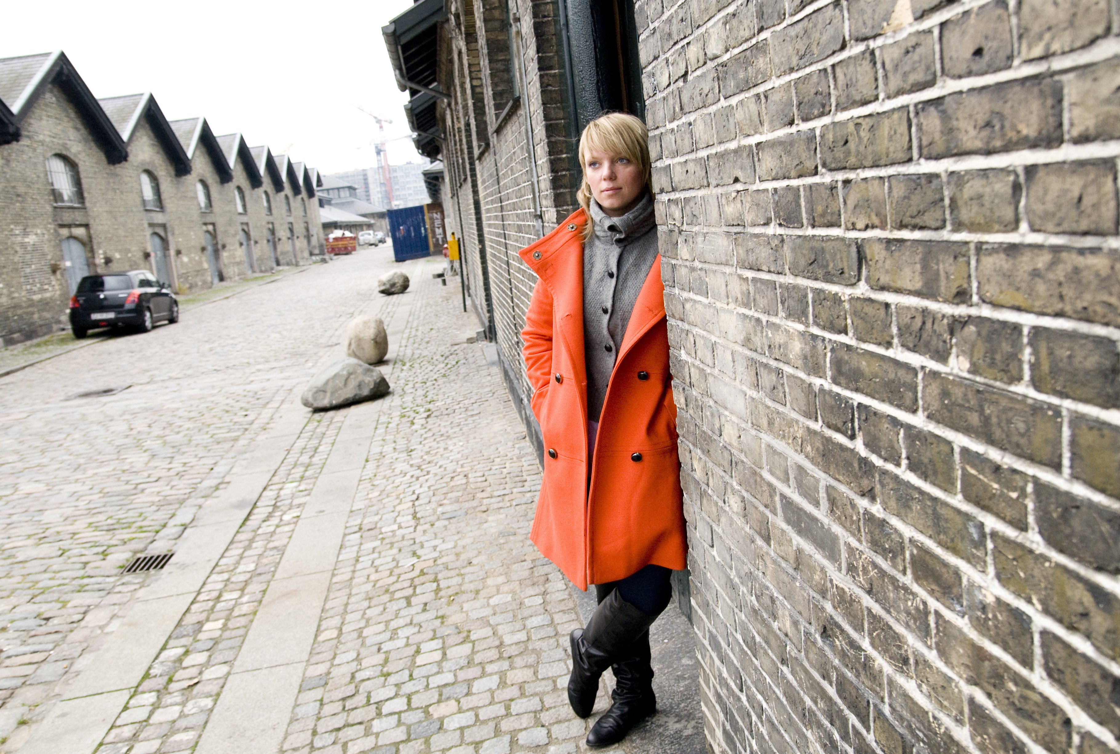 DIPLOMATI - »Jeg har et mere forvaltningsmæssigt perspektiv end de folk, der har arbejdet i miljøbevægelser de sidste 30 år. Jeg har selvfølgelig også en politisk dagsorden, men jeg tror, at jeg er bedre til at få enderne til at mødes,« siger Mathilde Kaalund om den erfaring, hendes år på Statskundskab og et praktikophold i FN har givet hende. Et enkelt overbygningsfag har hun tid til ved siden af, mens hun arbejder på fuld tid i klimadiplomatiets tjeneste.	 