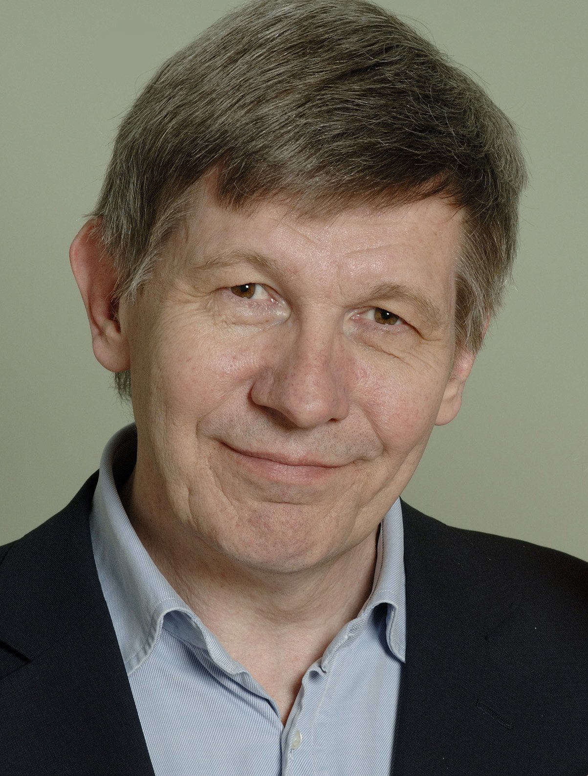 GENANSAT - Rektor tager en tur til på Københavns Universitet. En enig bestyrelse har fornyet hans kontrakt frem til 2013.