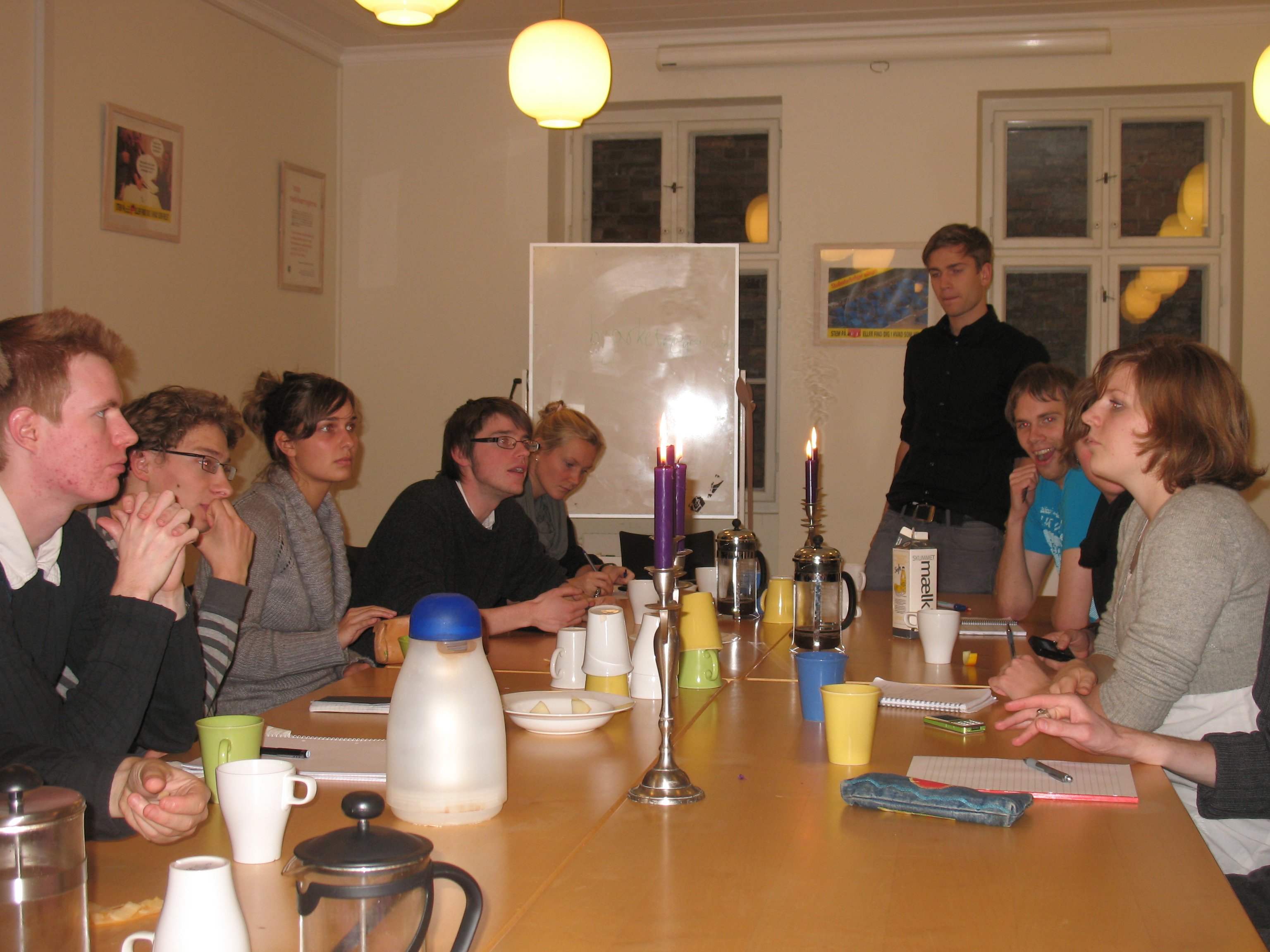 KRISE - Mandag aften var stort set alle fakulteter repræsenteret da studerende lagde slagplan for den næste tids protester mod nedskæringer på KU's uddannelser.