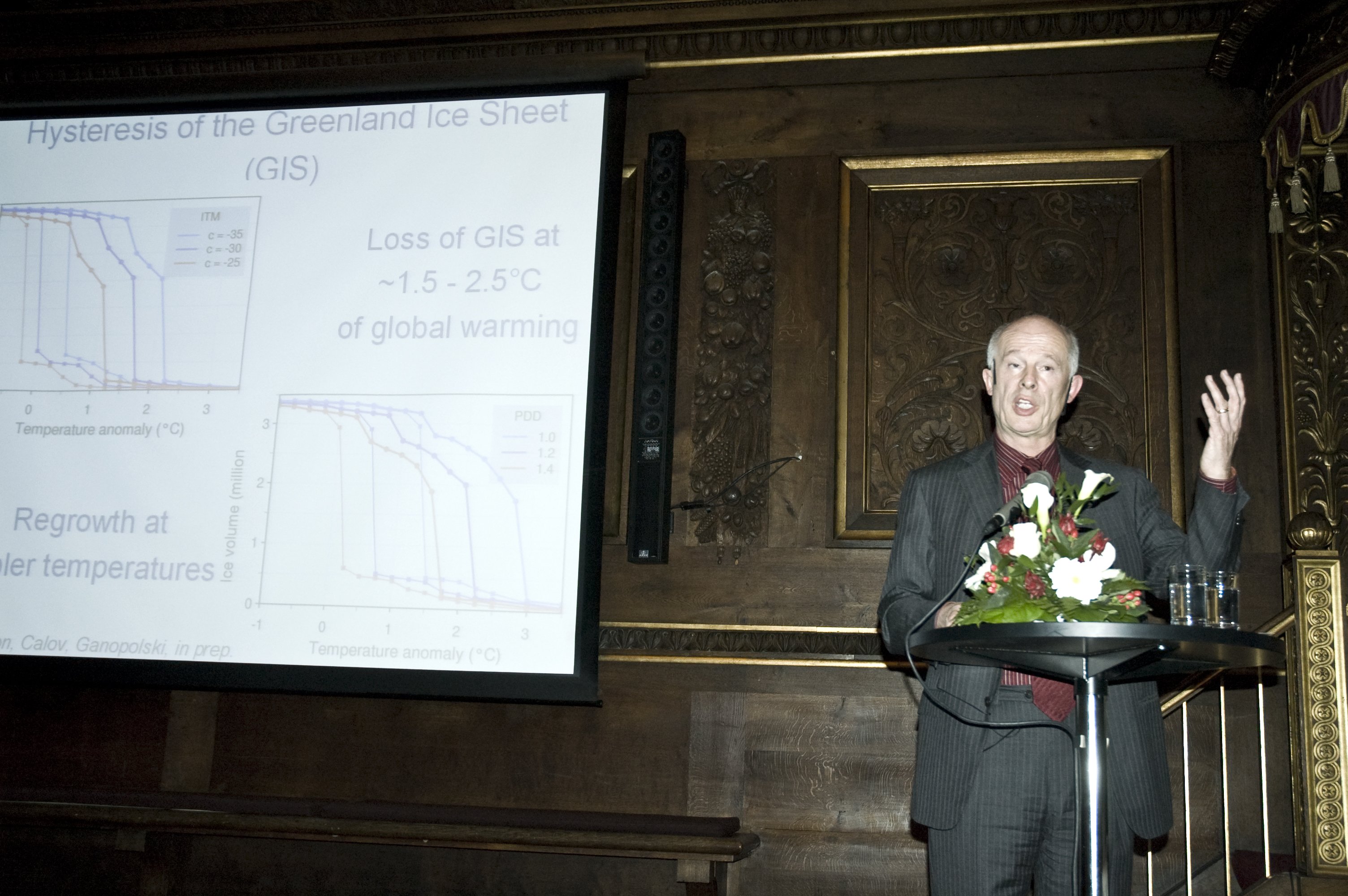 Schellnhuber warns that a temperature rise of just two degrees will cause the irreversible collapse of the Greenland ice sheet