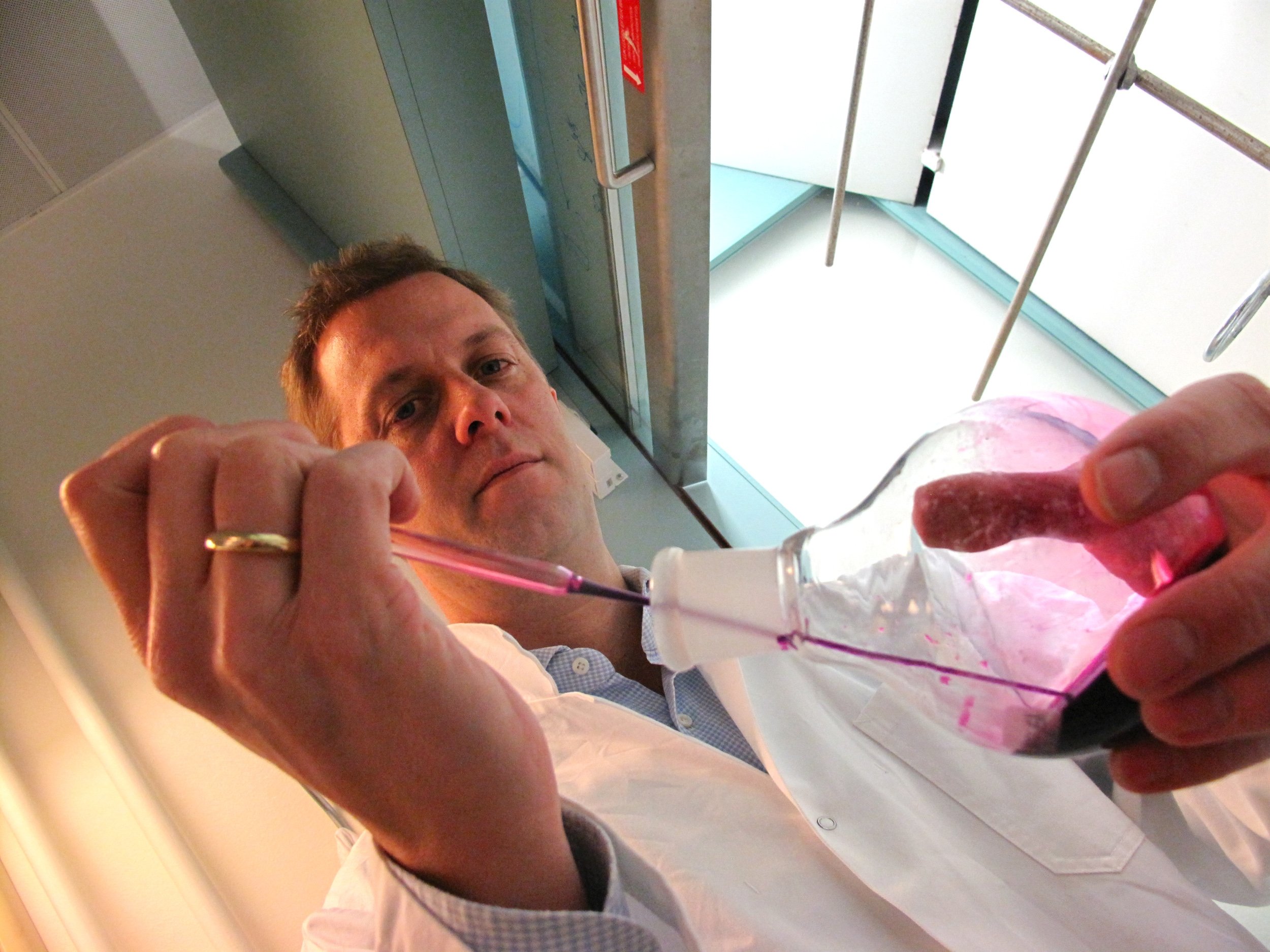 In the laboratory, Kristian Strømgaard’s frog eggs play host to something new and artificial

