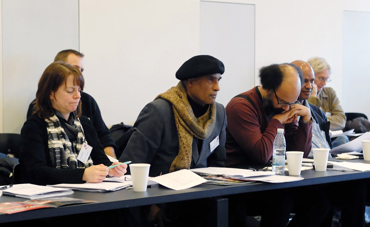 GODT FYLDT OP - Nogle af deltagerne på seminaret om immigration og de fremstormende, nationalistiske højrefløjspartier i Europa. Hvad er vejen frem: Konfrontation, isolation eller deltagelse?