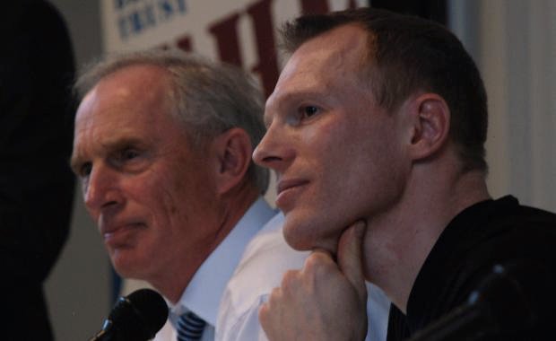 TIDENS FOKUS - »Jeg har sgu aldrig nogensinde løftet vægte, hvilket jo er fuldstændig utænkeligt i dag. Jeg spillede jo Wimbledon femten gange, og når det regnede, så gik vi ned og spillede blackjack og drak øl på casinoet,« siger Jan Leschly (tv), som ikke desto mindre kom på verdensranglistens top-10. Det er Eskild Ebbesen th.