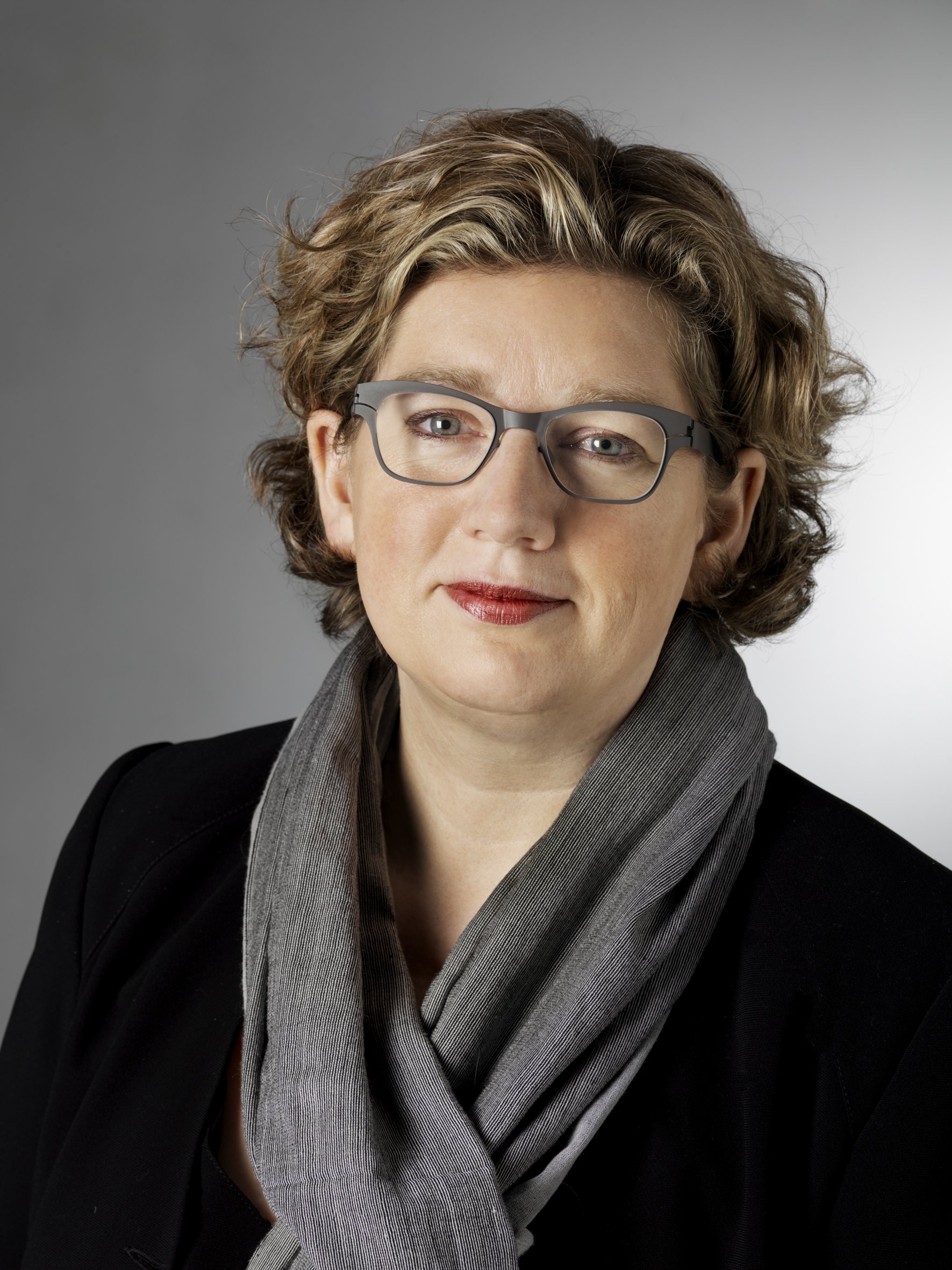 HUSKEKAGE - Videnskabsminister Charlotte Sahl-Madsen retter en bredside mod rektor ved Københavns Universitet: Universitetet beklager sig over besparelser, man allerede kendte til, mener hun.