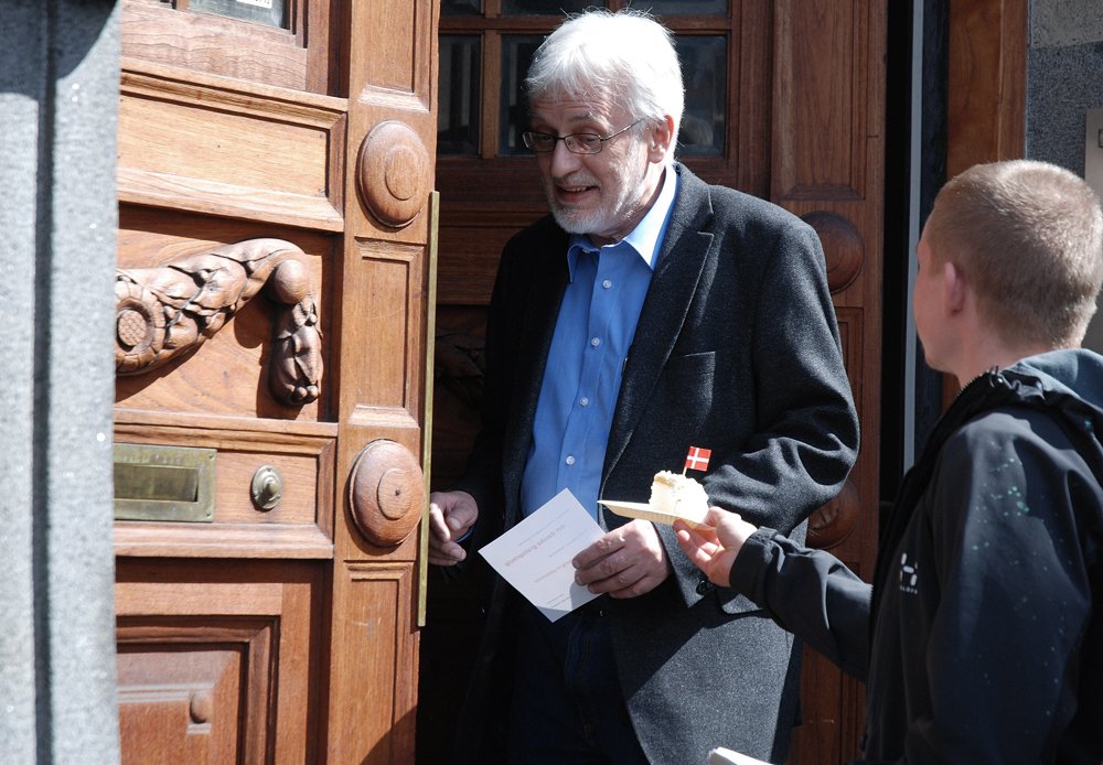 ELLERS TAK - Ikke alle er lige interesserede i gratis kage og gratis uddannelse