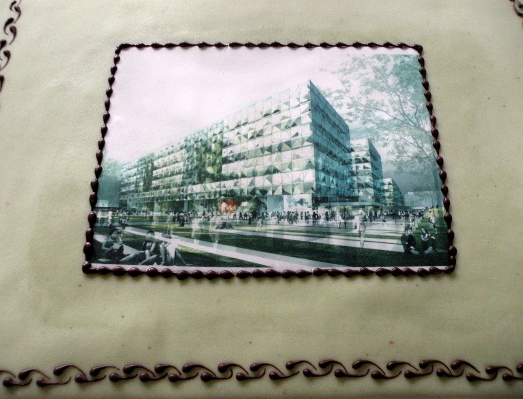 NIELS BOHR-KAGE - Det er let at forestille sig at tage en uddannelse i og forske i KU’s kommende superbyggeri (midt på kagen) – men ville du også spise det?