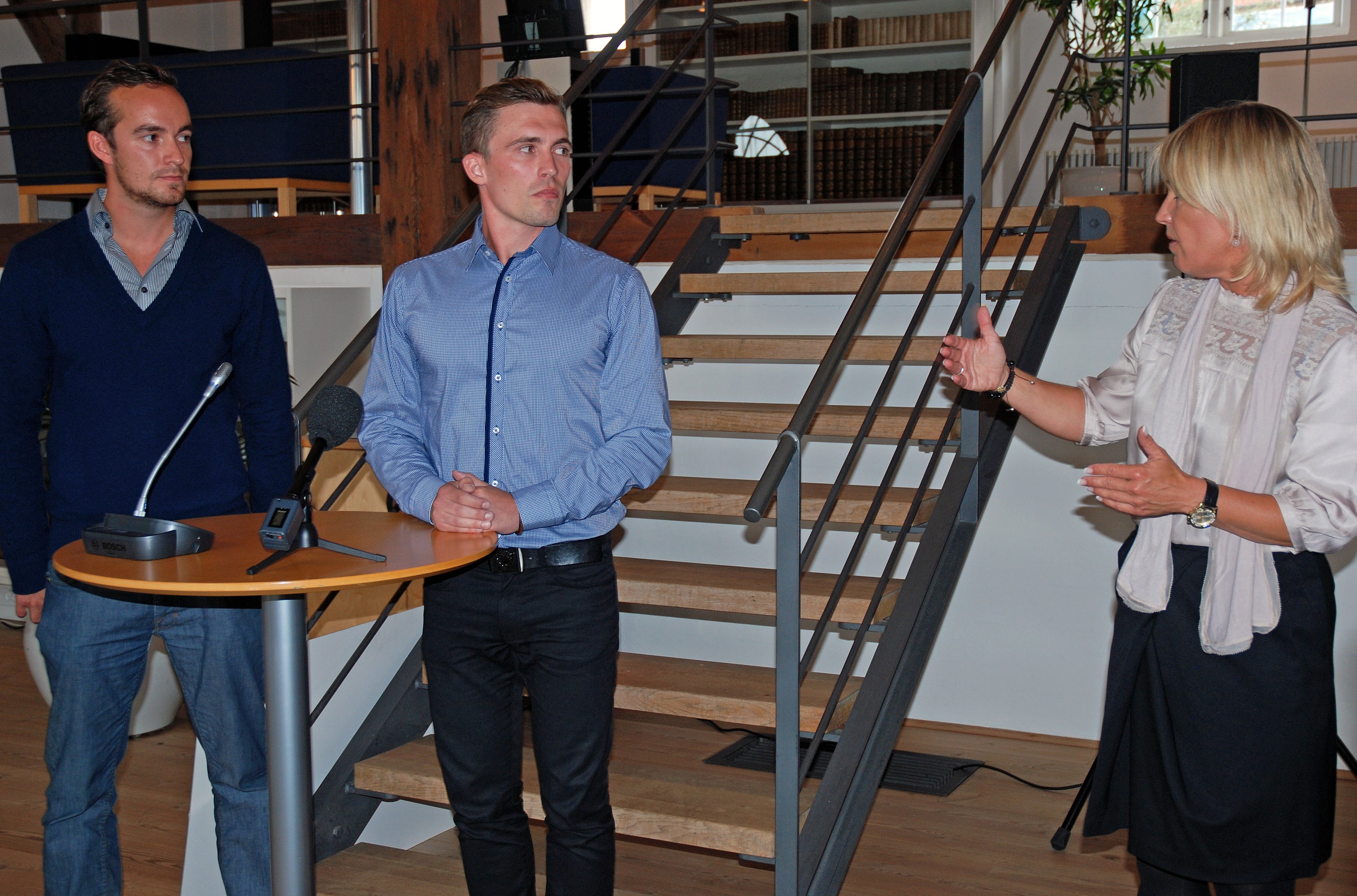 PENGE - Udenrigsminister Lene Espersen har selv læst økonomi på Århus Universitet, og hun deler de to studerendes bekymring over nogle af de økonomiske faktorer, der har indflydelse på finanskrisen. 