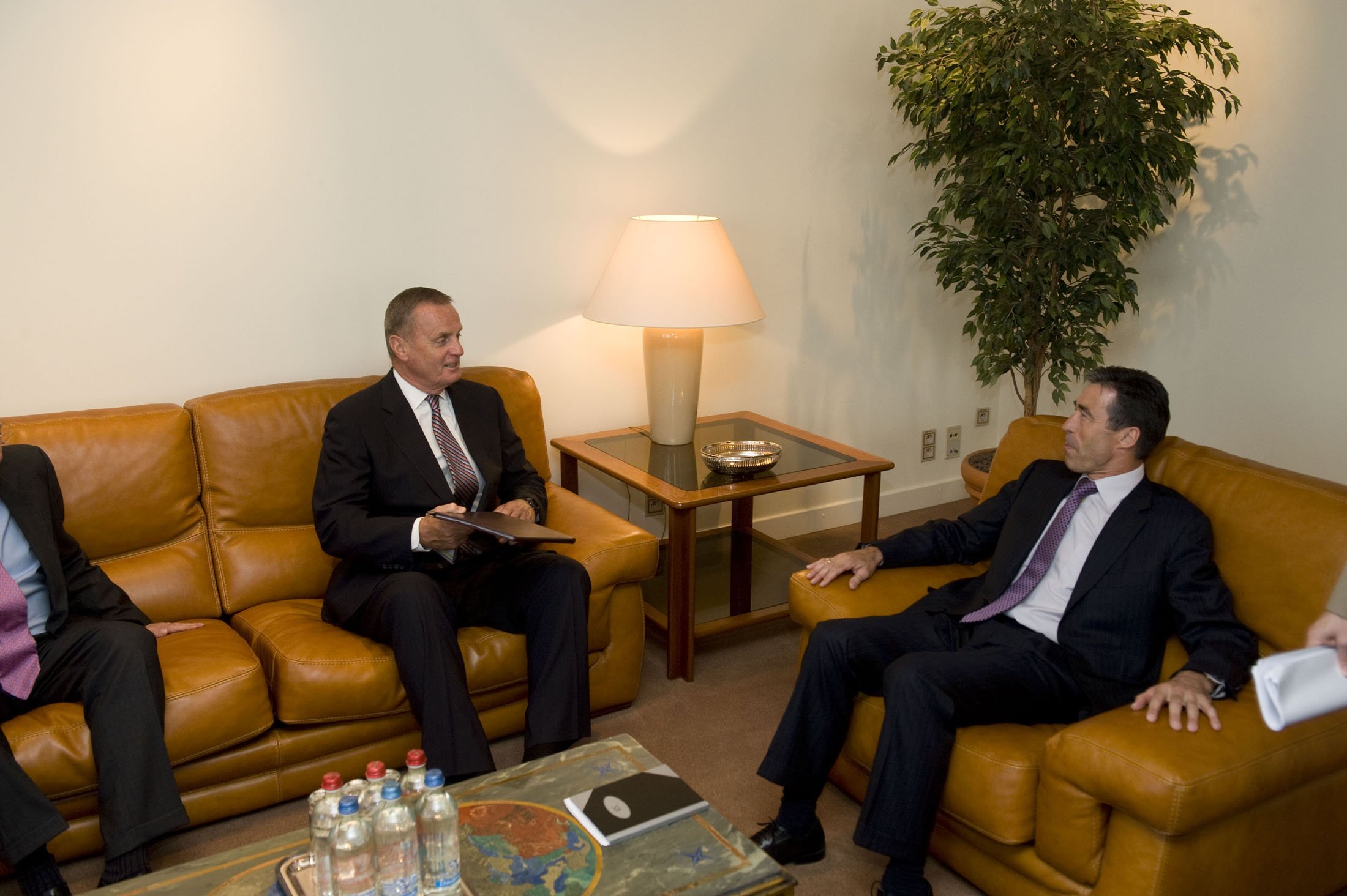 CHEFSTOL - Her samtaler generalsekretær Anders Fogh Rasmussen med sikkerhedsrådgiver (National Security Advisor) James Jones, USA.