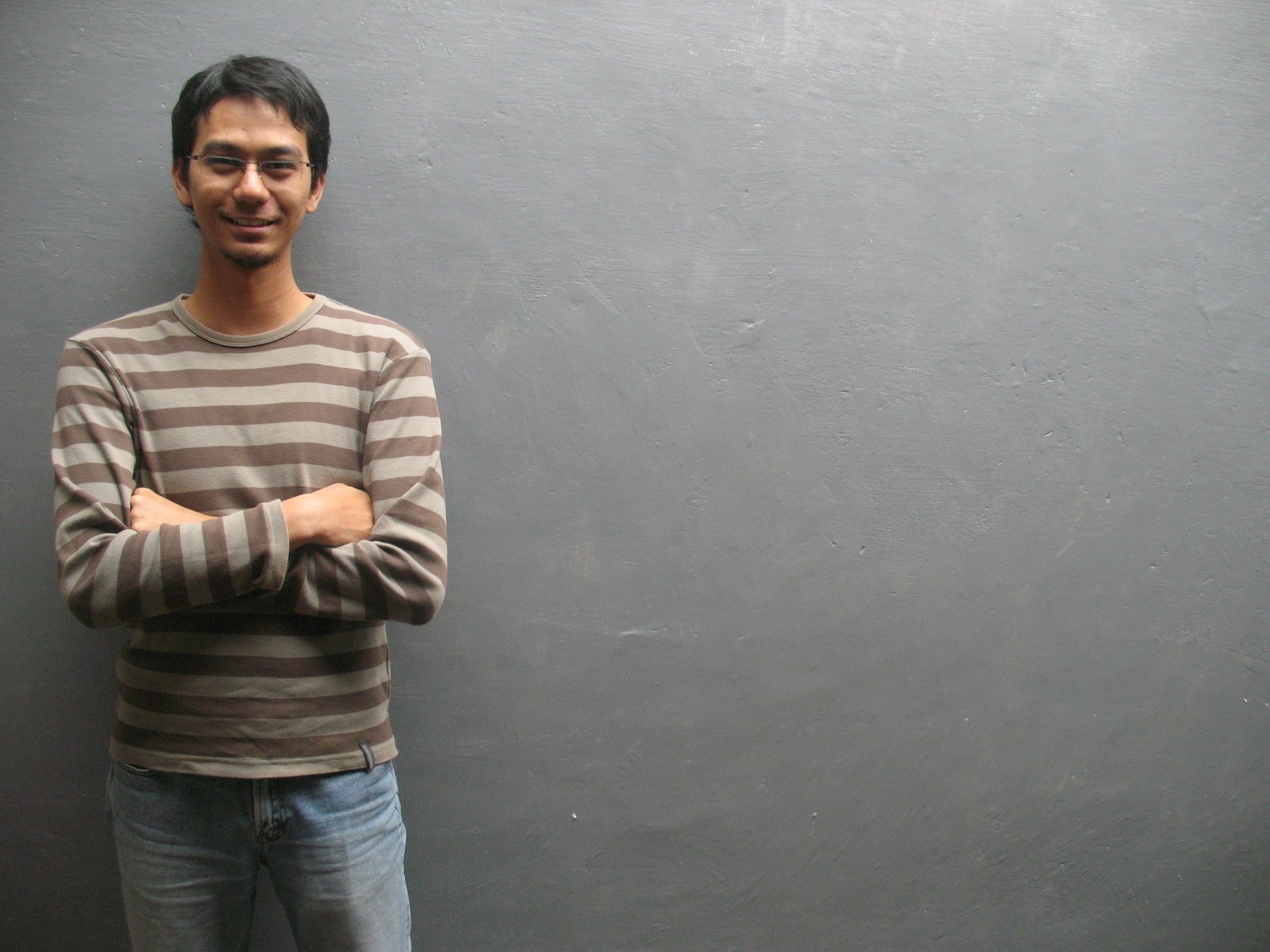 Muchamad Al Azhar takes fewer breaks at work during Ramadan