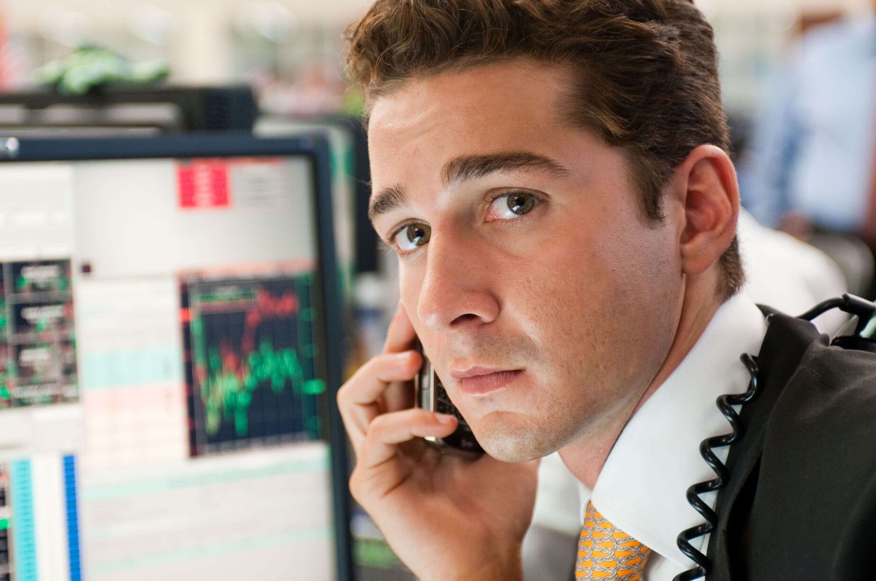 BØRSHAJER I STUDIETIDEN - Hvis man vil leve en Shia LaBeouf-lignende tilværelse, skal man kunne læse markedet. Det lærer man kun delvis i auditorierne, men så er det godt, at man som studerende kan oprette en investeringsforening selv.