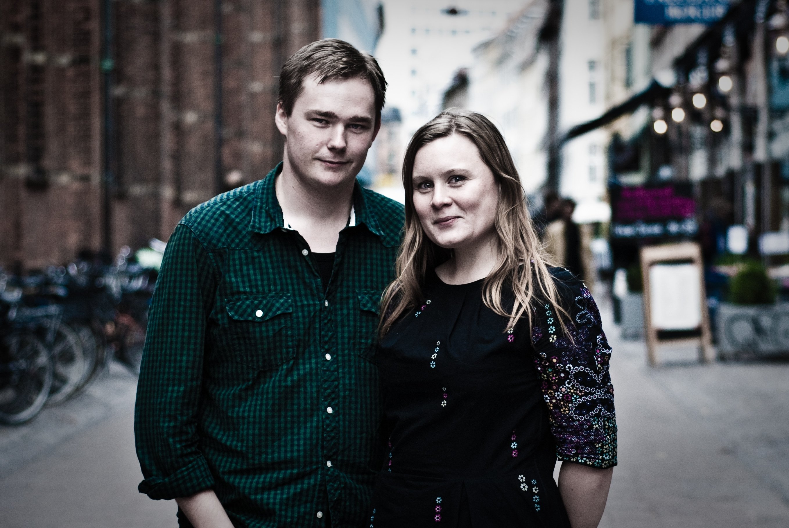 HANDS OFF! - Politikerne skal tage fingrene væk fra SU'en. Uden den fleksibilitet og tryghed, som SU'en giver, opfylder man ikke regeringens mål om at få flere gennem uddannelsessystemet, skriver Ea Busch-Petersen og Bjarke Lindemann.