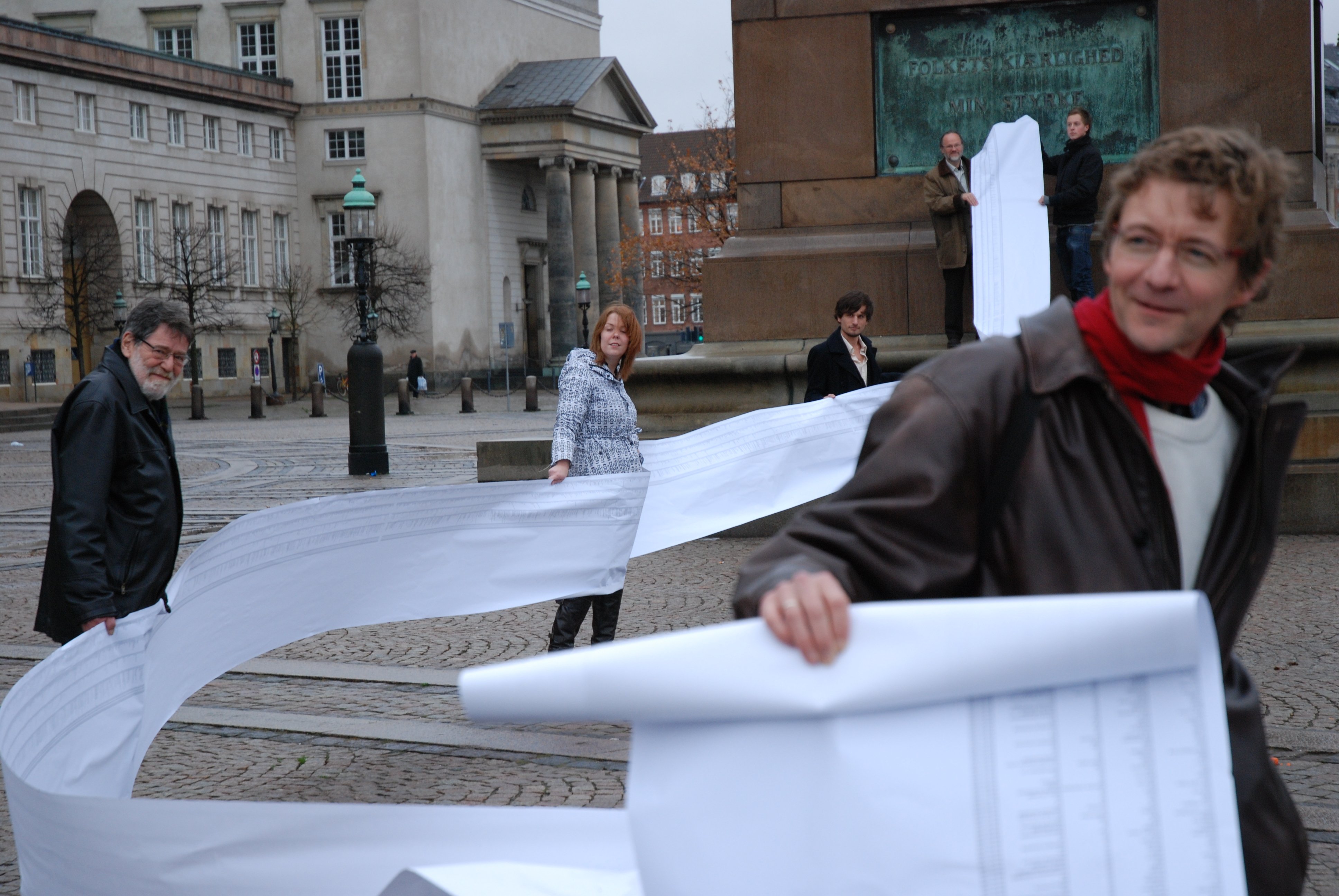 KRITIKERNE - Claus Emmeche og andre af lovens kritikere samlede underskrifter for en ny universitetslov tilbage i 2008.