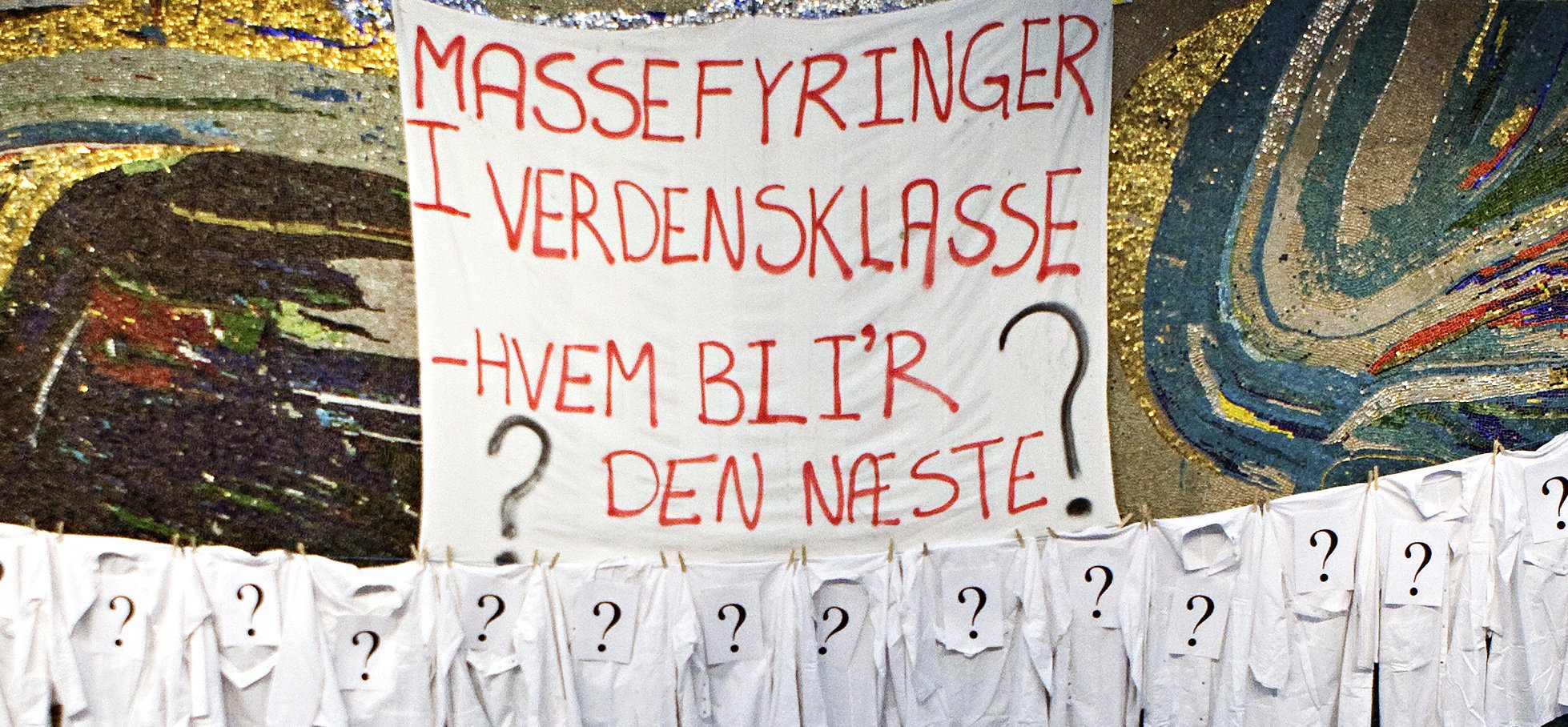 Staff and students protested when the Faculty of Science had to cut millions from its budget in 2009. 130 positions were then lost. The banner says 'World class for massive layoffs. Who is next?'