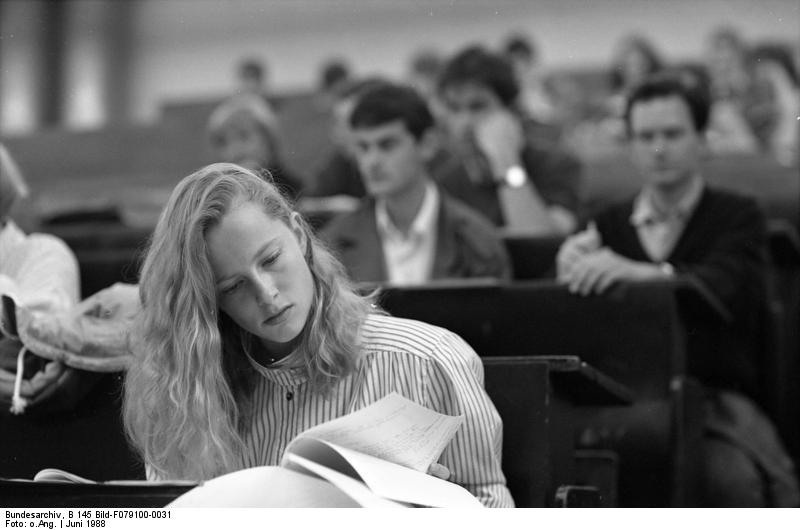 Auditorium at the University of Heidelberg University: Germans are more mobile than ever