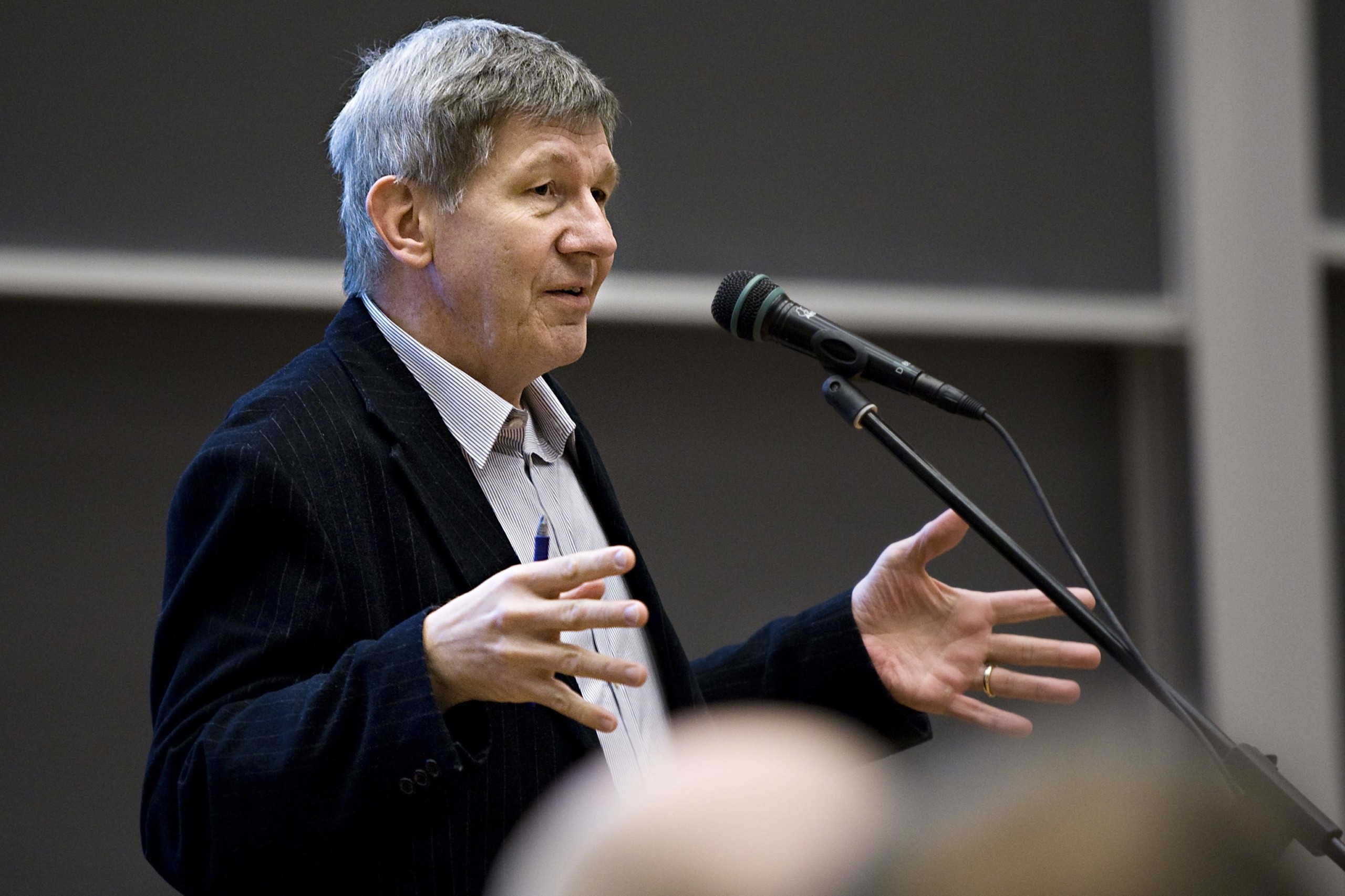 University of Copenhagen rector Ralf Hemmingsen was warned about brain scientist Milena Penkowa in 2003, say sources