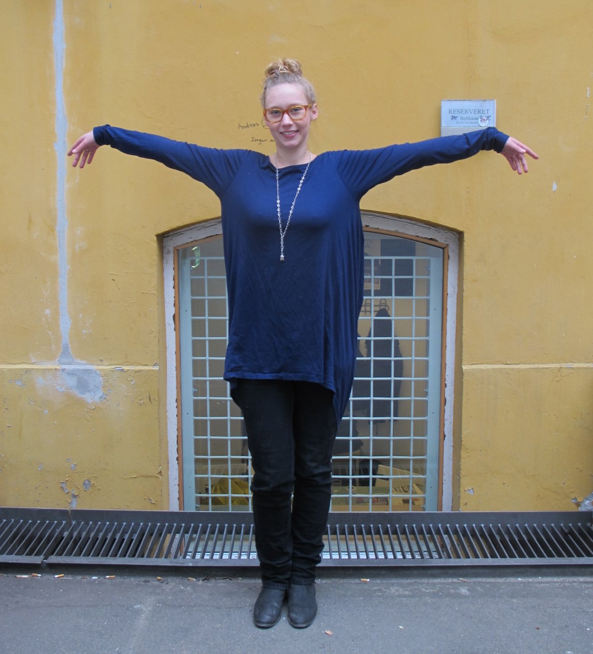 Cecilie describes her style as »classy street« and she likes fun jewelry.
