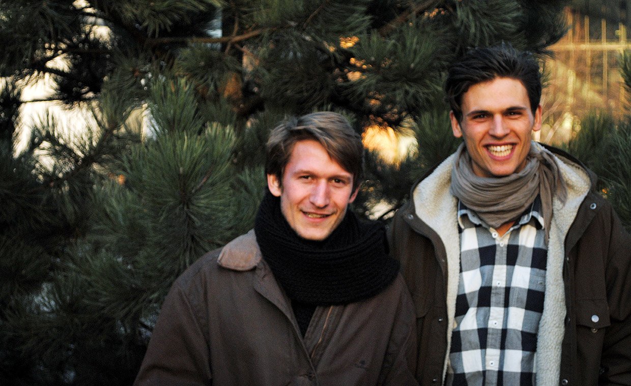 SUITABLE FOR BUSINESS - Matias på erhvervsøkonomi og filosofi på CBS, og Olav på filosofi på KU.