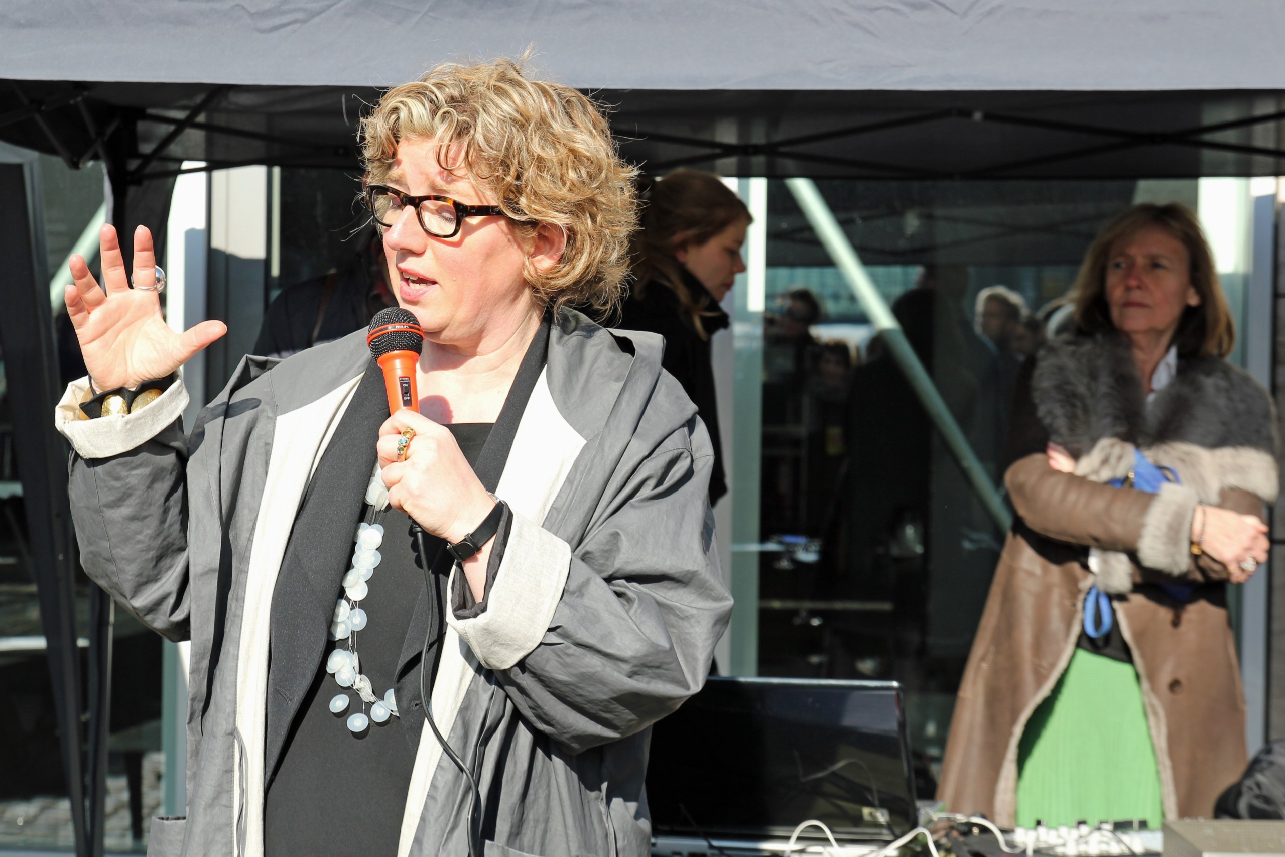 BESØG - Videnskabsministeren tog forbi de humanistiske studerendes protestblokade.