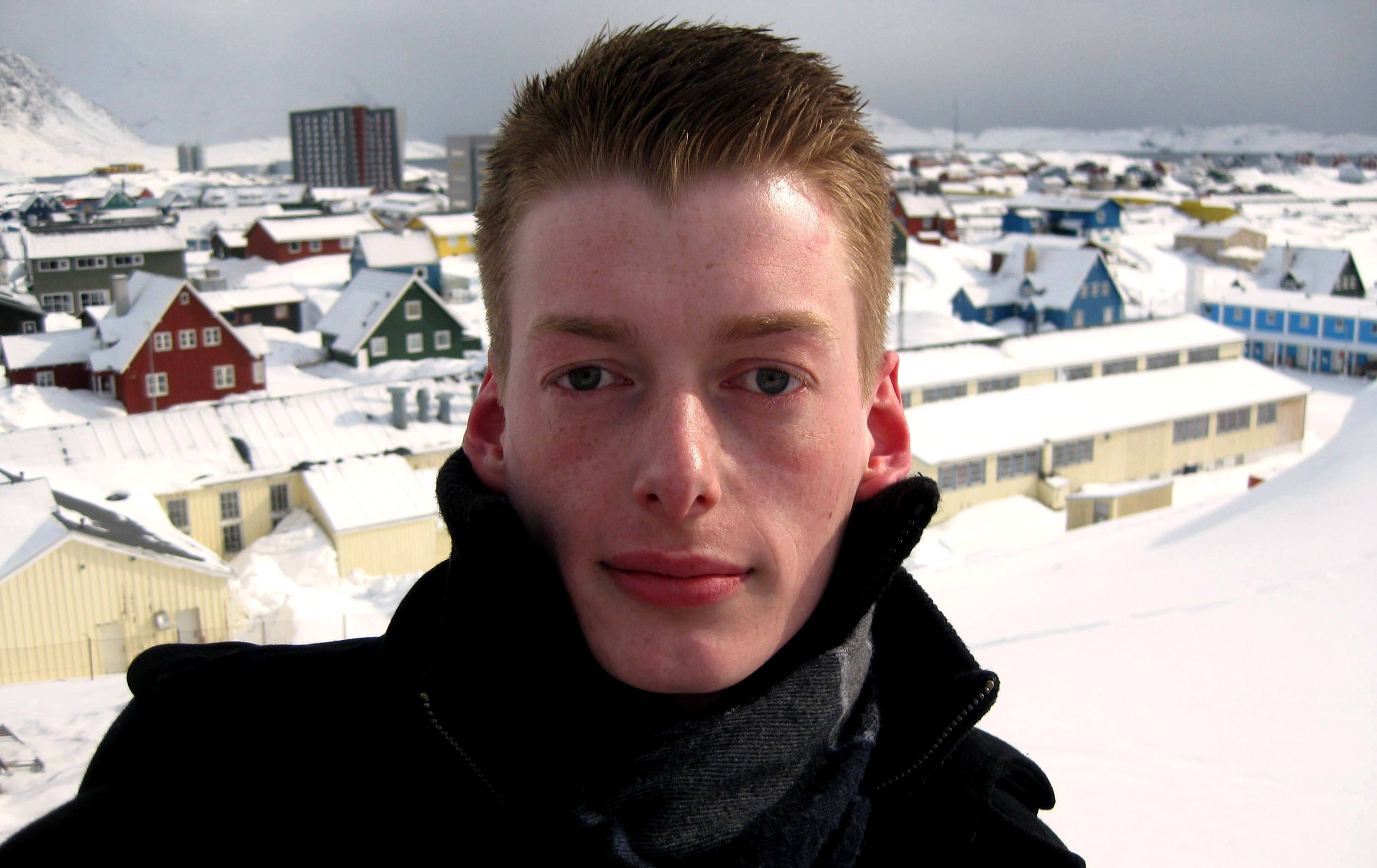 SNEDRIVER - Jesper Holm fortryder ikke et sekund, at han har flyttet sine jurastudier ud i ismarken.