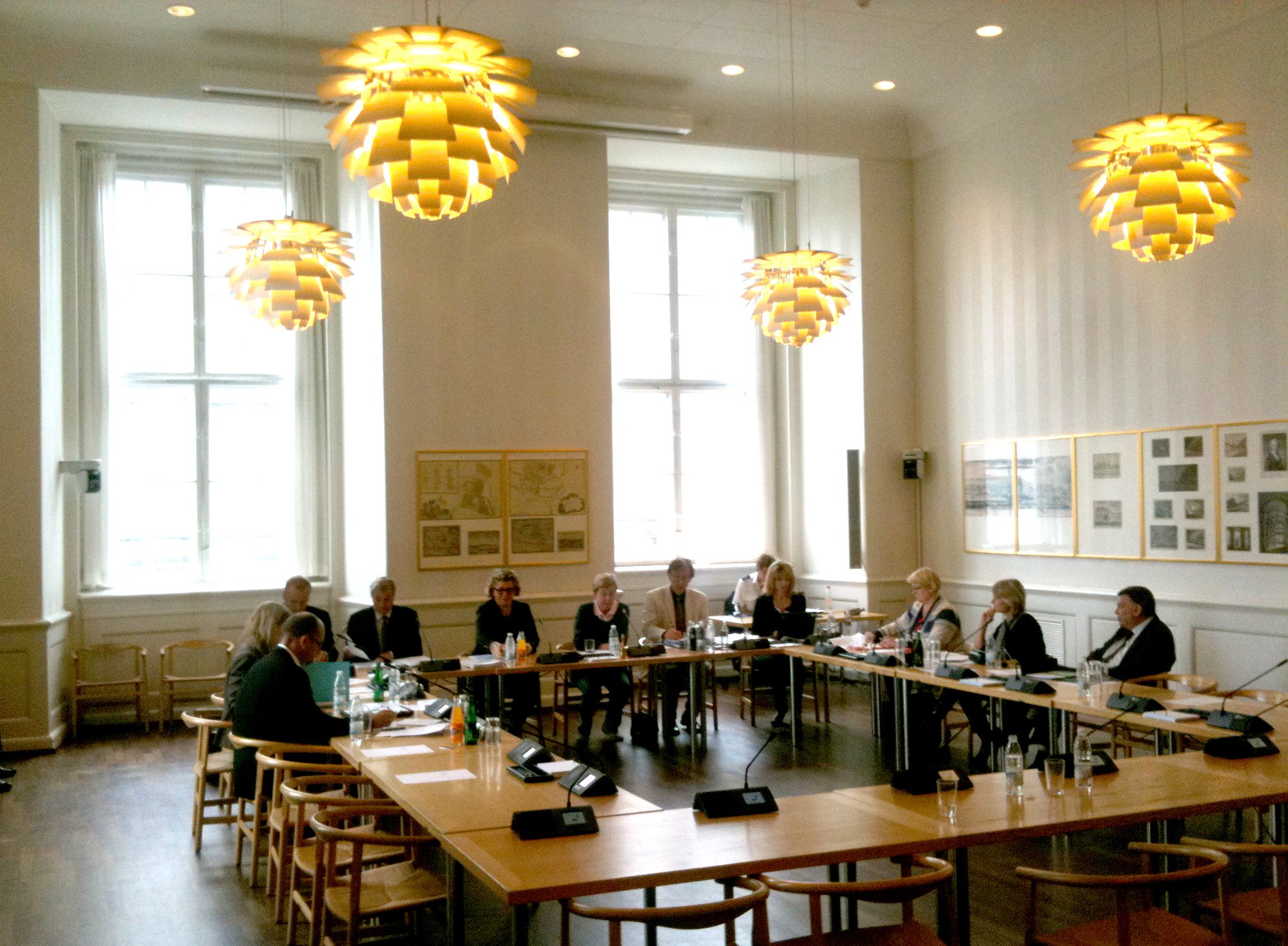 BORGEN - Sådan ser en middelkedelig ordveksling ud på Christiansborg. I det mindste er lokalet pænt.