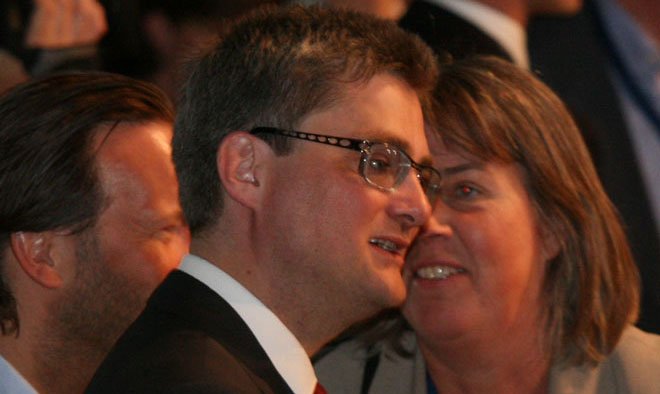 Minister Søren Pind (left) on campaign. He wants non-EU students to put down money before entering