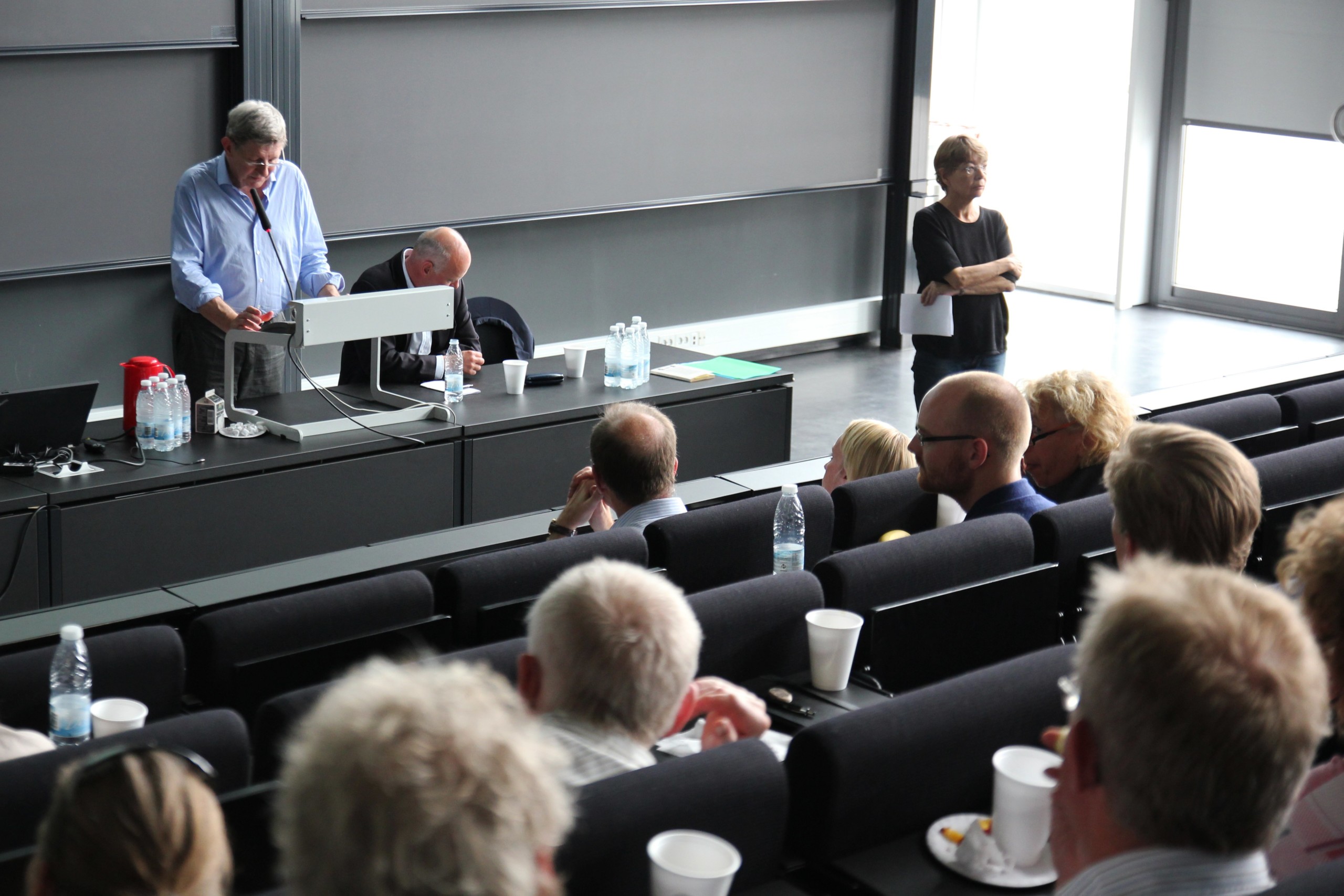 STORMØDE - Ansatte og studerende var inviteret til stormøde om Humanioras fremtid, hvor afgående dekan Kirsten Refsing, rektor Ralf Hemmingsen og prorektor Thomas Bjørnholm fortalte om de udfordringer, Humaniora står overfor.