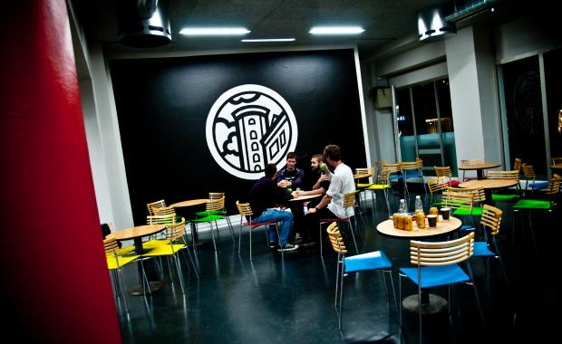 EJERSKAB - De studerende skal vide, at Studenterhuset er deres hus. Derfor blev huset gjort indbydende for i alt 3,7 millioner i efteråret 2010, men det har ikke haft den ønskede effekt.