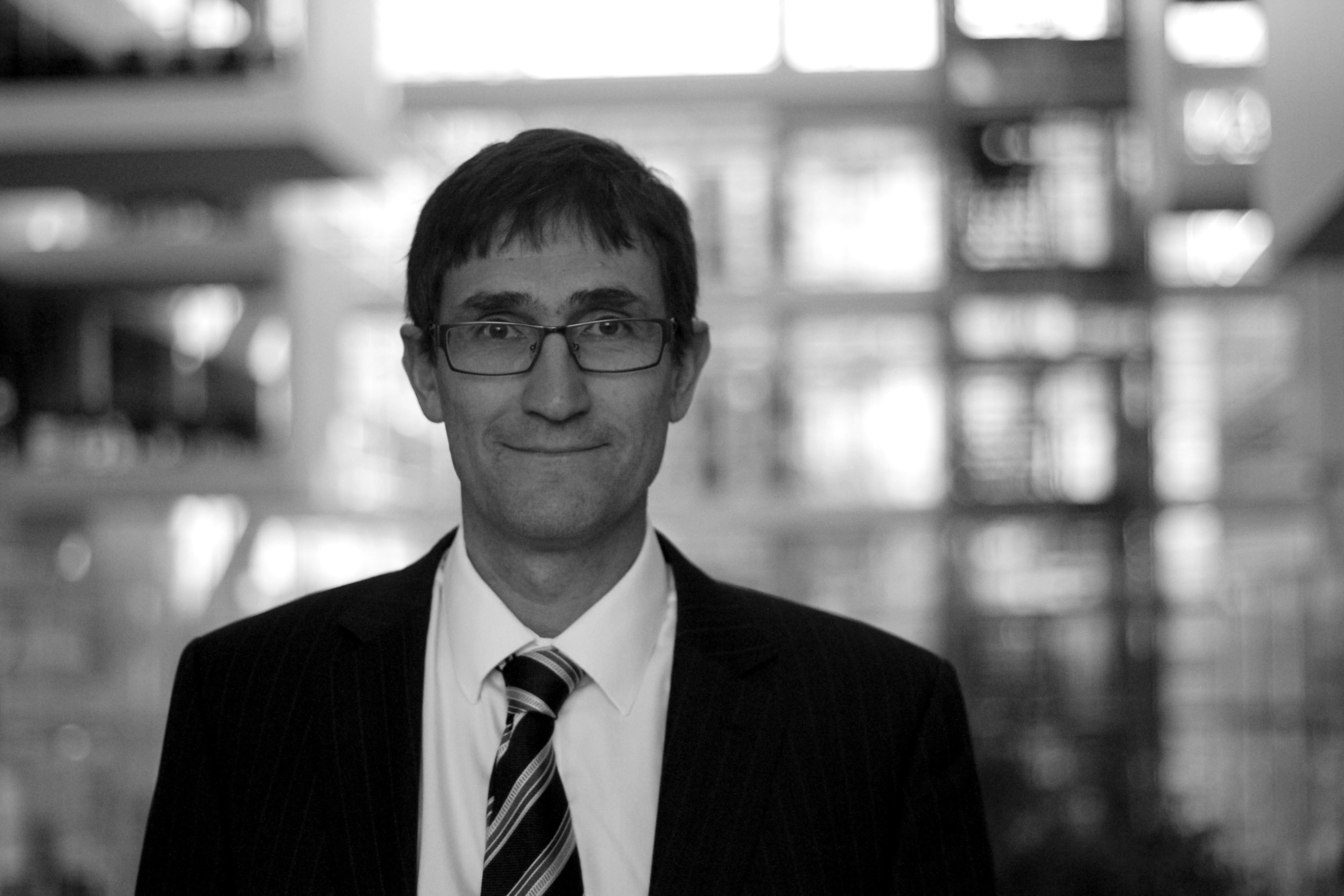 MADS TOFTE - På et lille universitet kan man som studerende opleve, at rektor personligt følger med i, hvordan man går og har det. ITU har cirka 2.000 studerende. Københavns Universitet omtrent nitten gange så mange.