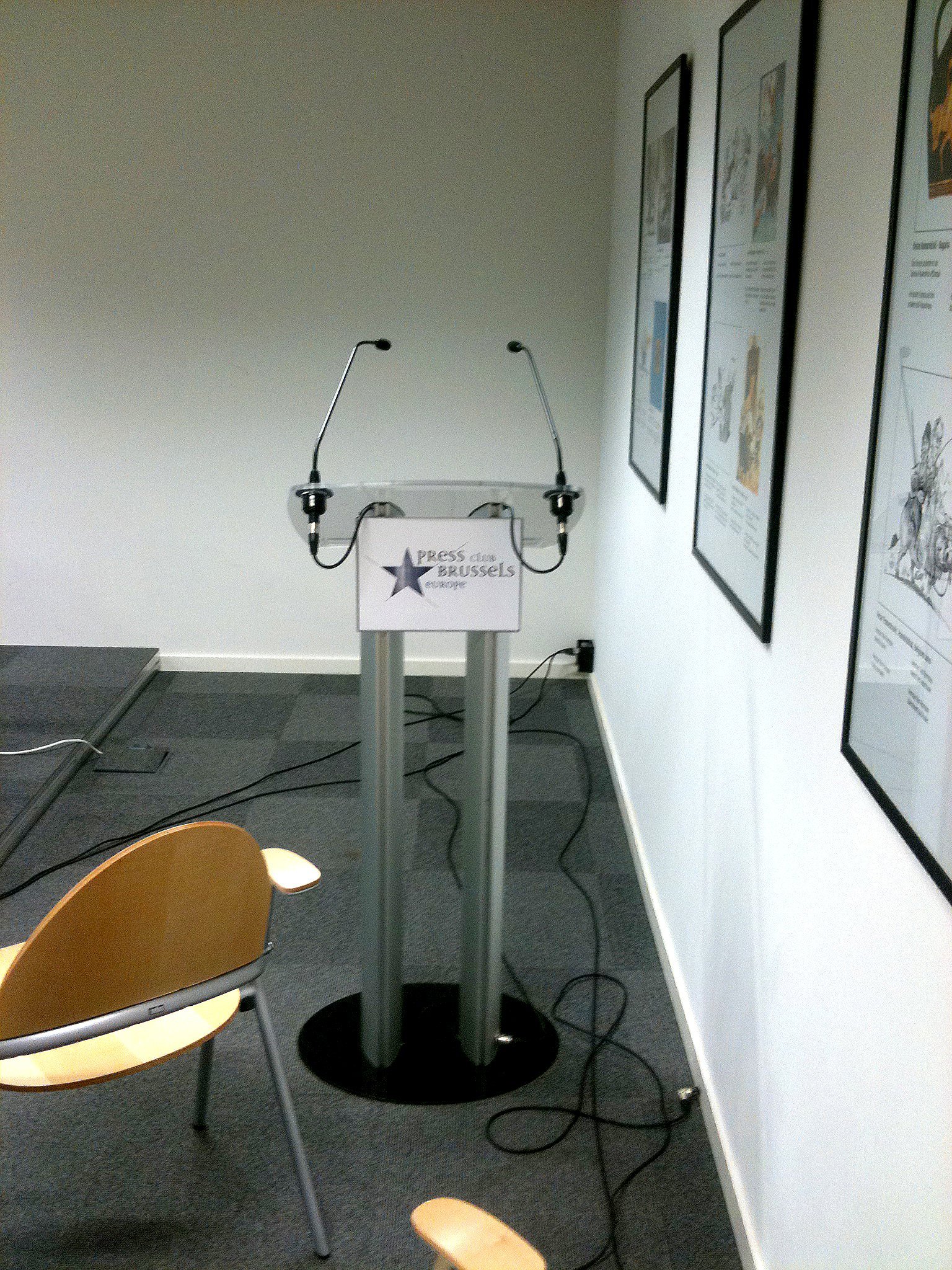 BELGIEN - EU er næsten helt sikkert super. Det er EU’s skyld, at vi ikke går i krig så tit med hinanden længere i EU. Men det er bekymrende, at EU bruger penge så skødesløst på Universitetsavisen.