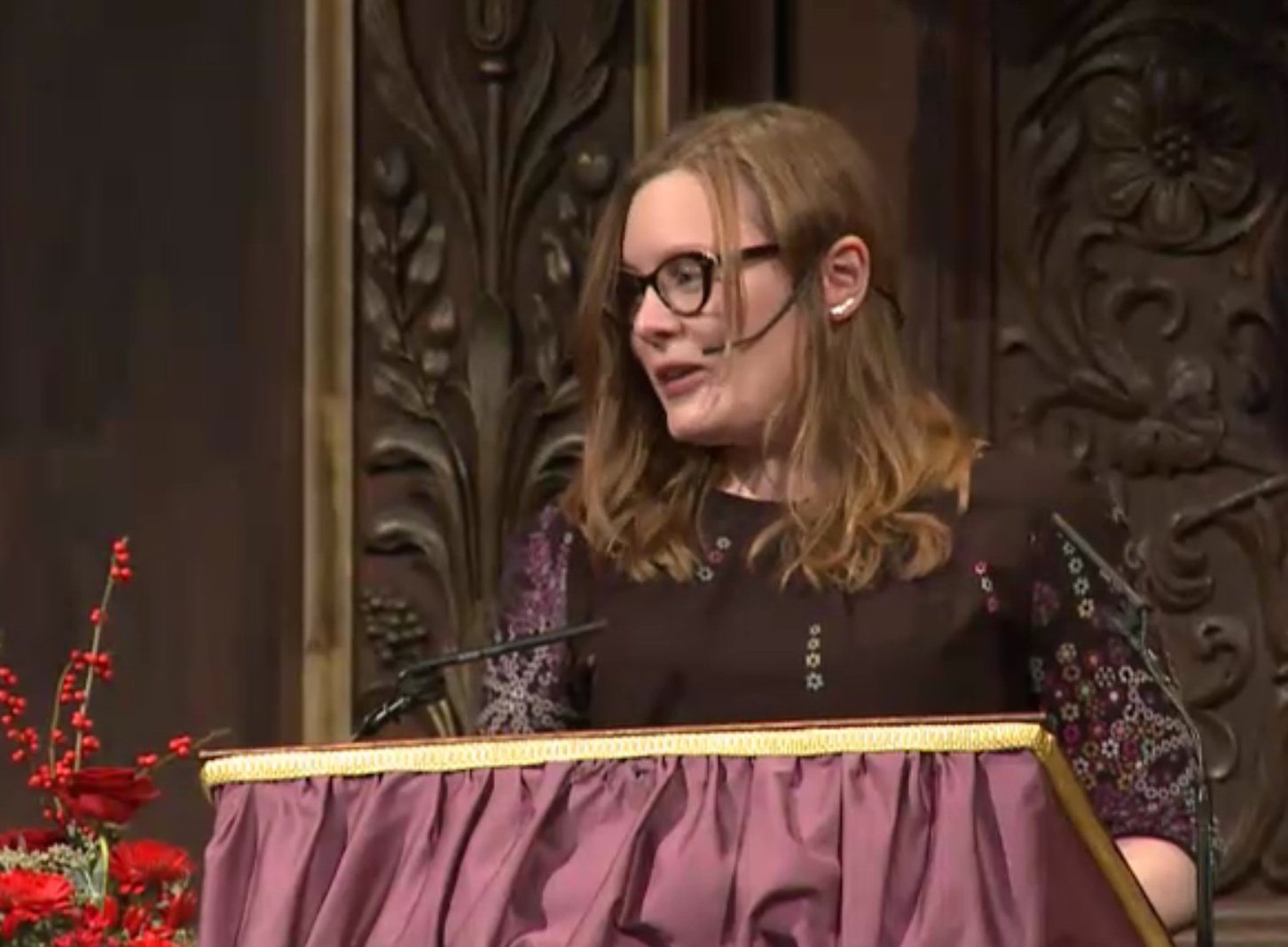 STUDENTERTALE - Afgående formand for Studenterrådet Ea Busch-Petersen holder også tale ved KU's årsfest 2011. Fusionen af fire fakulteter på KU er ikke noget godt eksempel på medinddragelse, mener hun.