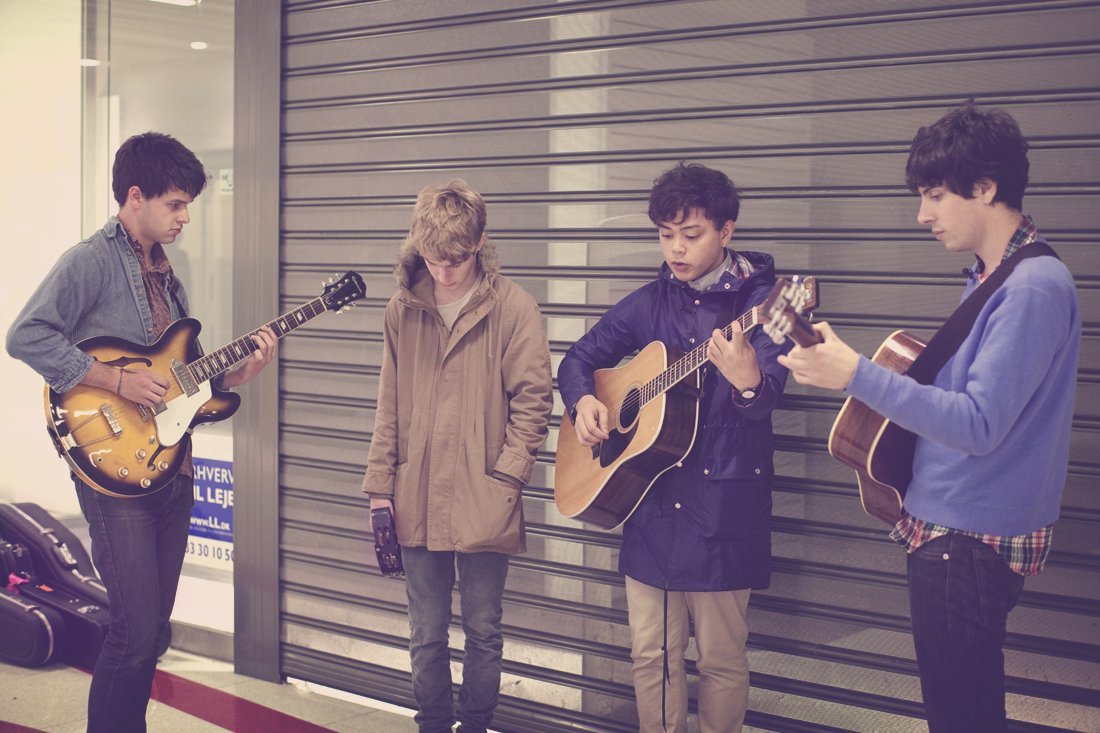 Internationally acclaimed bands as well as upcoming Danish acts perform in unfamiliar surroundings, on public spaces, in hidden corners, in cafés, bike sheds or just on the street. The sessions are unannounced and spontaneous, can happen anytime and anywhere in Copenhagen.