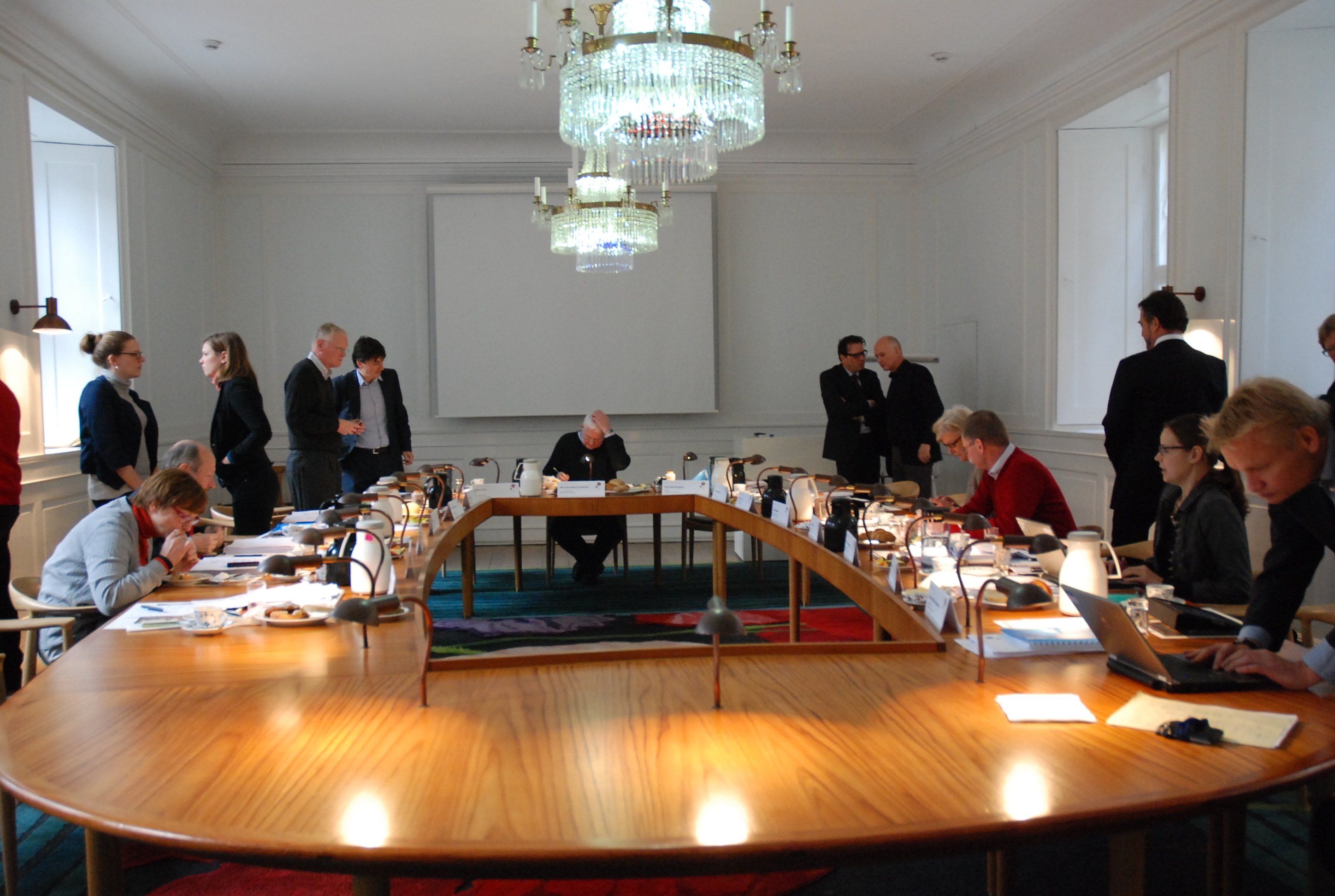 MANDEN I MIDTEN - Bestyrelsesformand Nils Standberg Pedersen fik held til at samle tilstrækkeligt med stemmer til at vedtage fusionen af Det Naturvidenskabelige, Sundhedsvidenskabelige, Biovidenskabelige og Farmaceutiske Fakultet til to superfakulteter, men det holdt hårdt.