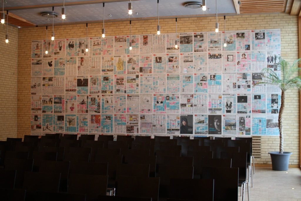 KUNSTAVIS - Grinaker har tidligere udstillet en farvelagt udgave af Politikens Kultursektion på KVINFO i København og på Testrup Højskole.