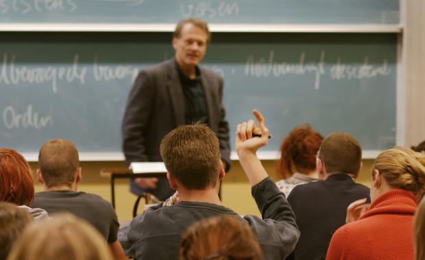 What will happen in the so-called 'lesson-free' weeks? The Student Council sees it as time off, the Dean sees it as time to study