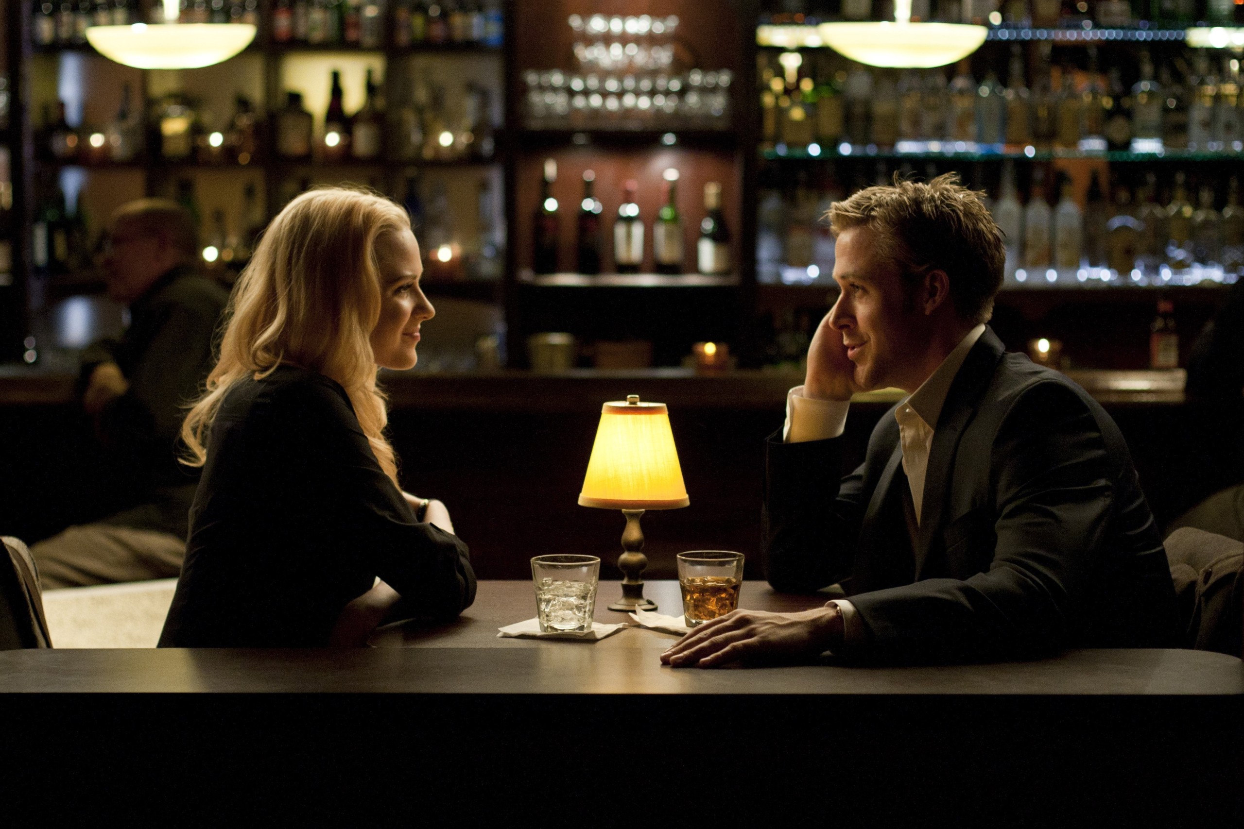 CHARMØR - Stephen Meyers forfører og bliver forført af den unge praktikant Molly. Det viser sig både at få konsekvenser og give muligheder.