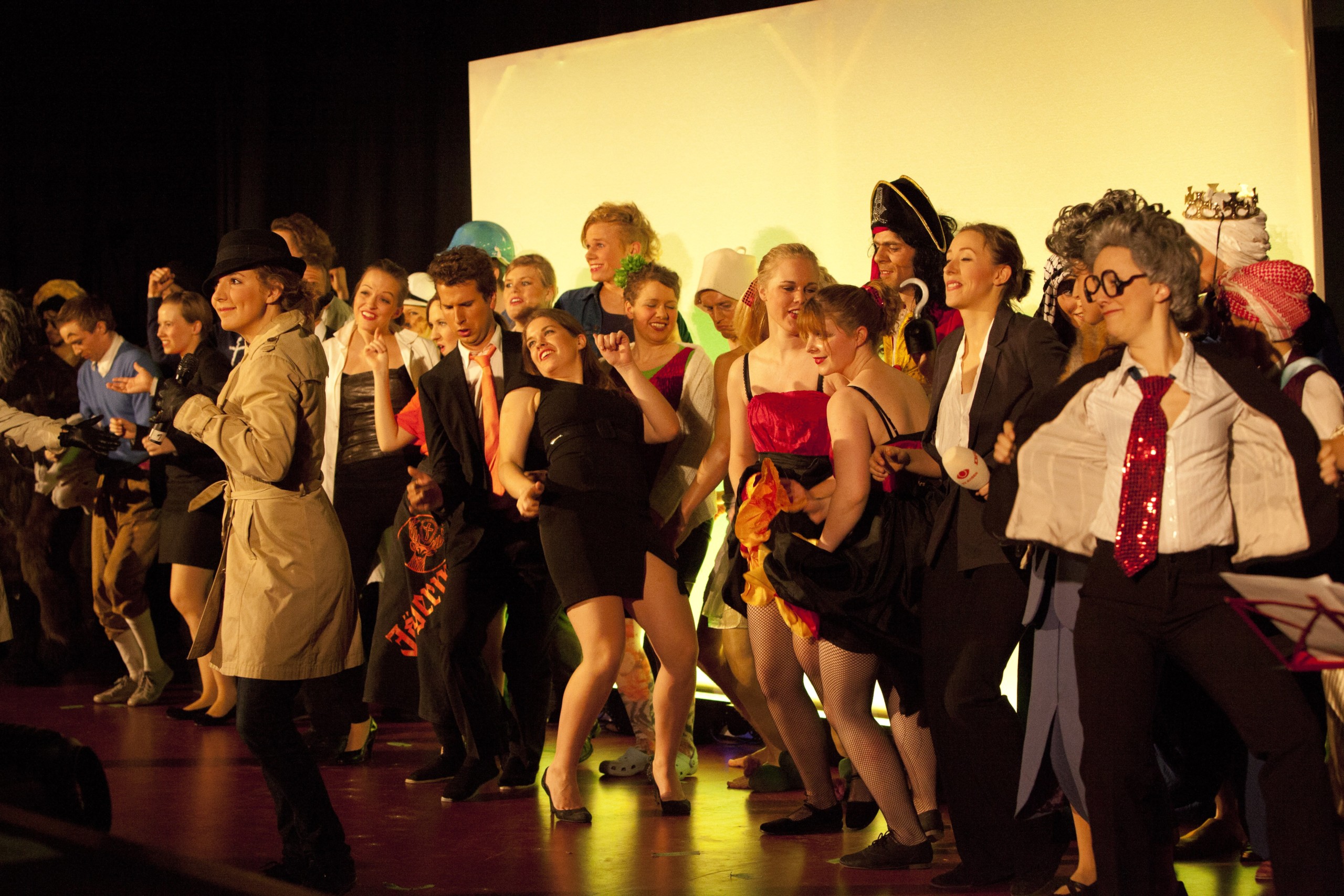 REVY 2011 - Sådan så det ud sidste år, da University Post besøgte cabareten på CSS.