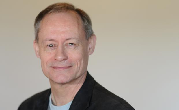 NY DEKAN - Ulf Hedetoft har stor erfaring fra ledelsefunktioner indenfor universitetsverdenen. Før han blev konstitueret dekan, har han været institutleder på henholdsvis KU's SAXO-institut og Internationale Studier og Samfundsforhold ved Aalborg Universitet