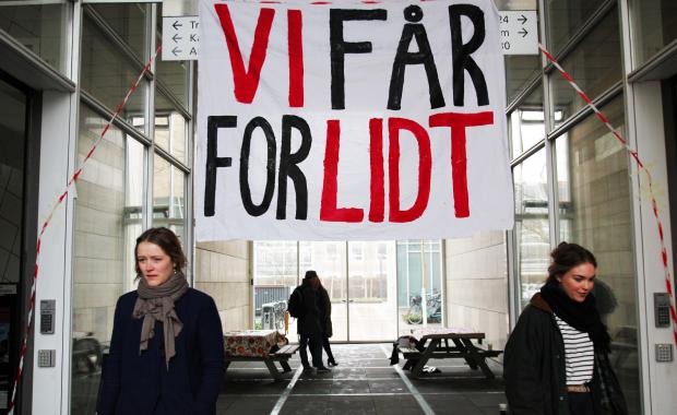 NYE TONER - For et år siden protesterede humanistiske studerende mod for lidt undervisning. Måske de bliver mildere stemt nu, hvor KUs ledelse allerede fra 2014 vil garantere alle studerende et minimum på 12 ugentlige undervisningstimer. 