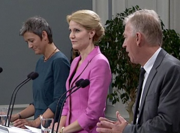 TREKLØVER - Statsminister Helle Thorning-Schmidt (S), økonomi- og indenrigsministeren Margrethe Vestager (R) og udenrigsminister Villy Søvndal (SF) præsenterede regeringens oplæg til en skattereform på et pressemøde i Statsministeriet den 29. maj. 