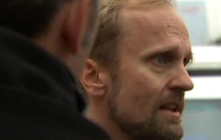 RETSSAG - Timo Kivimäki taler med pressen foran retten i Glostrup.